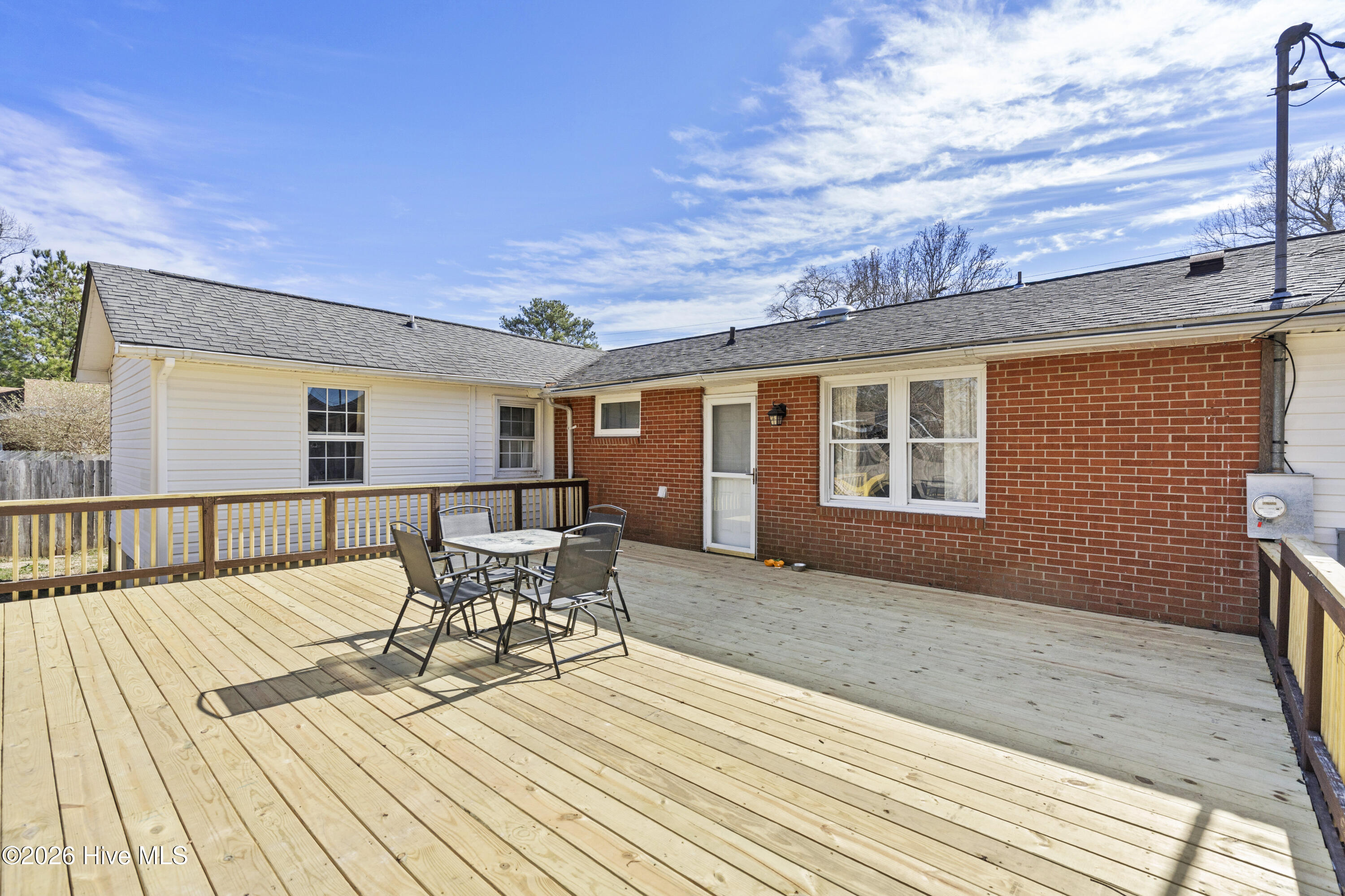 100555407 | Photo 27