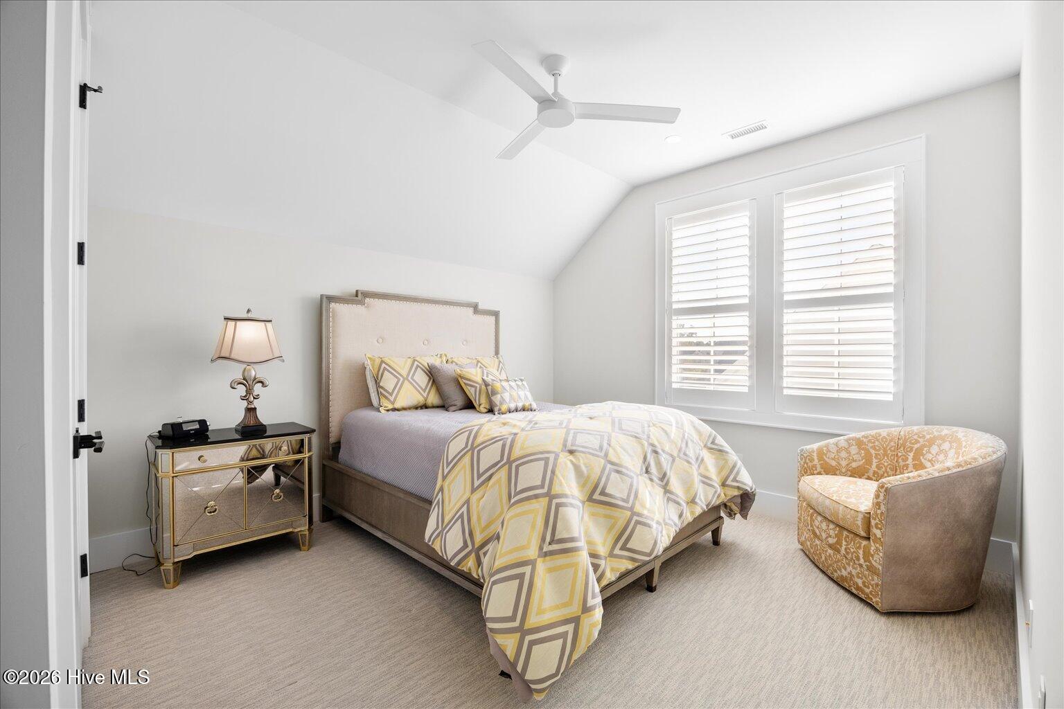 100550299 | Photo 24