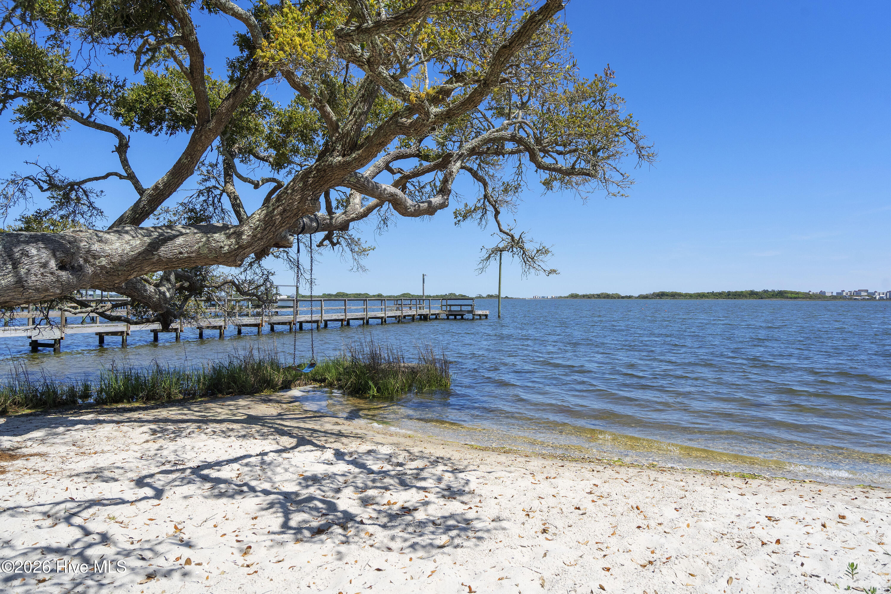 100570640 | Photo 72