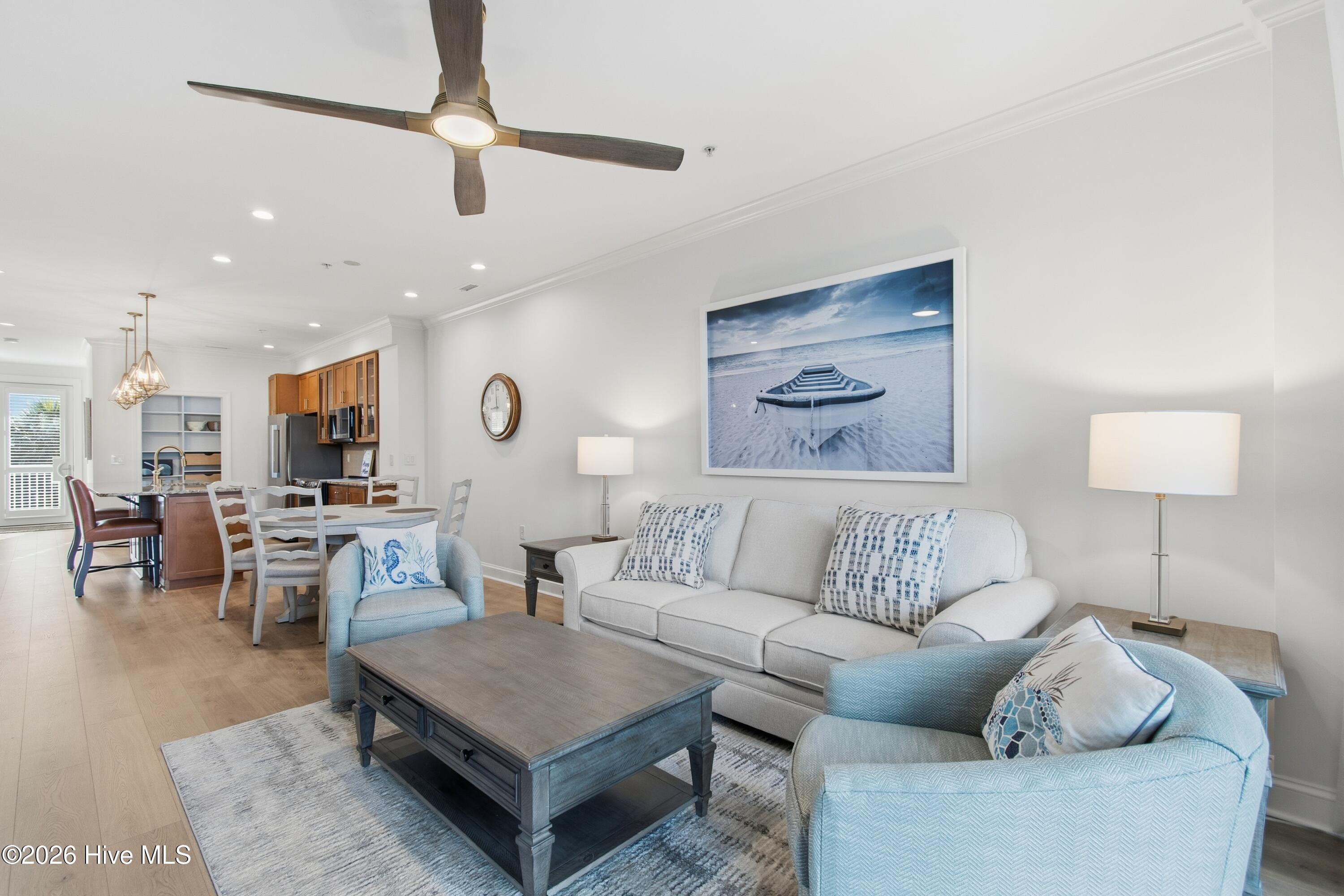 100551357 | Photo 12