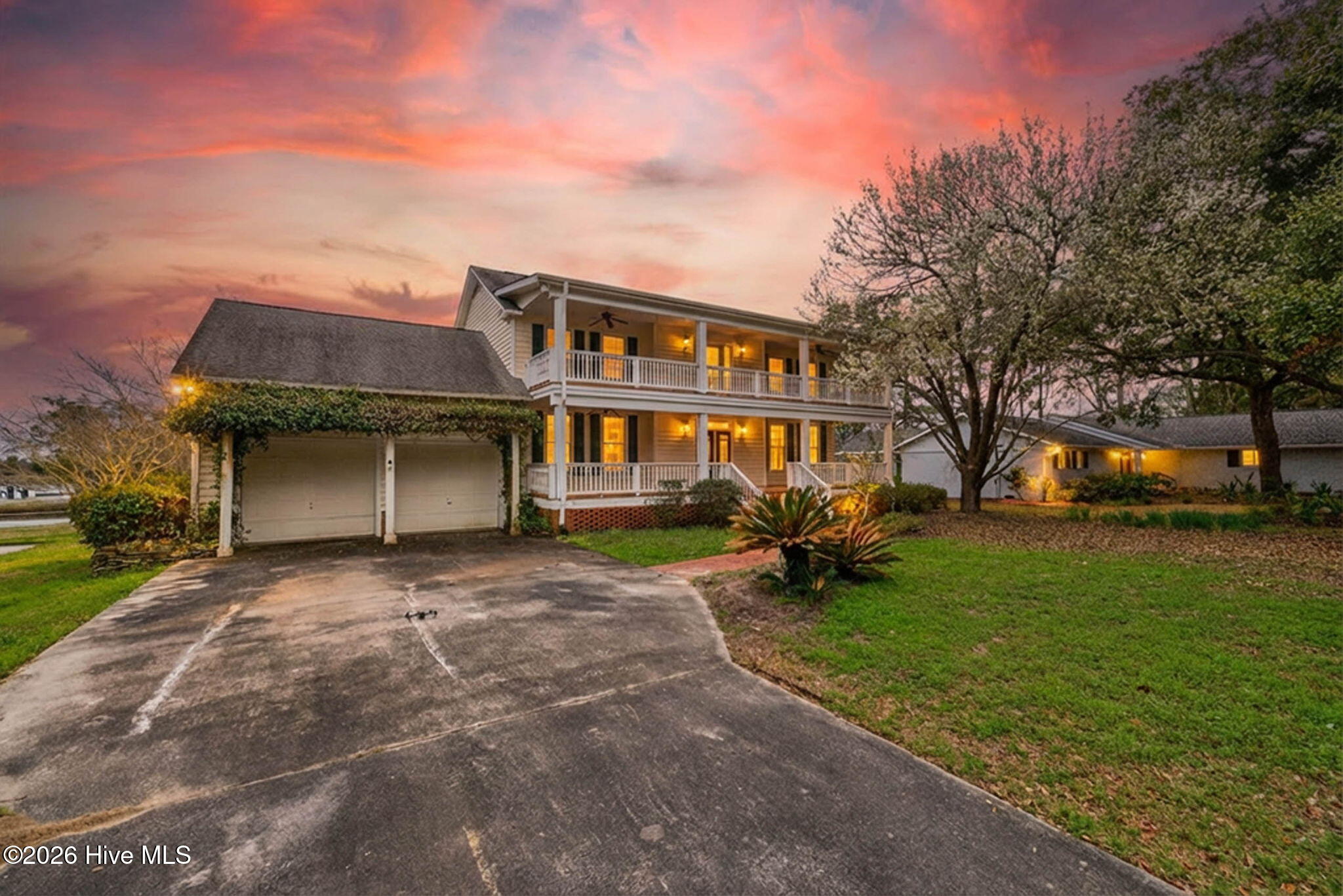 100559541 | Photo 80