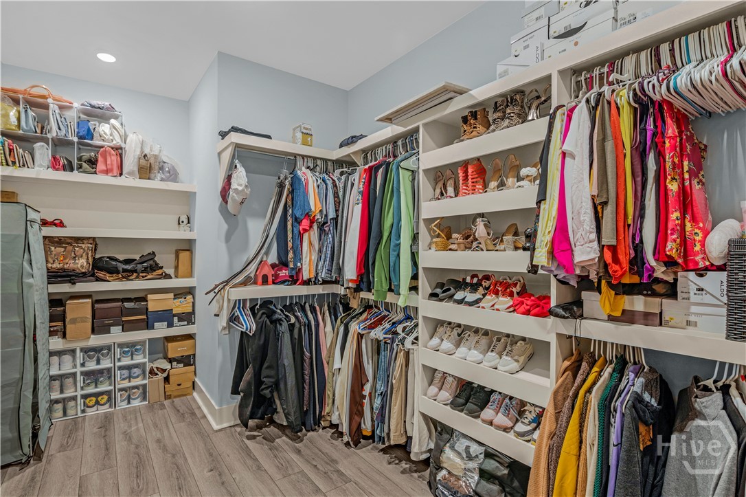 Walk-in Closet