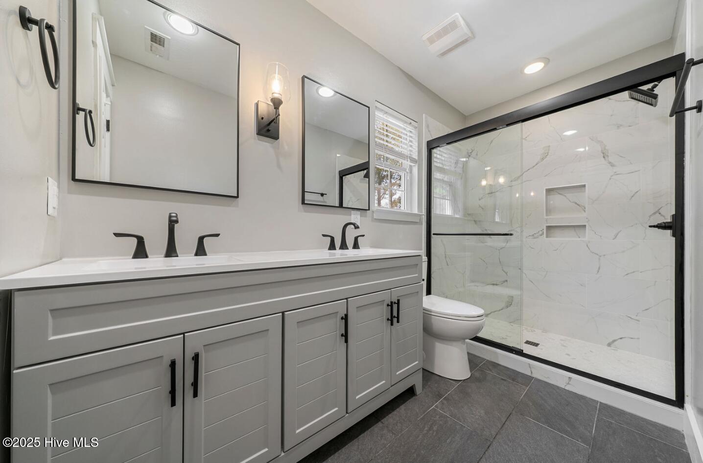 100531432 | Photo 14