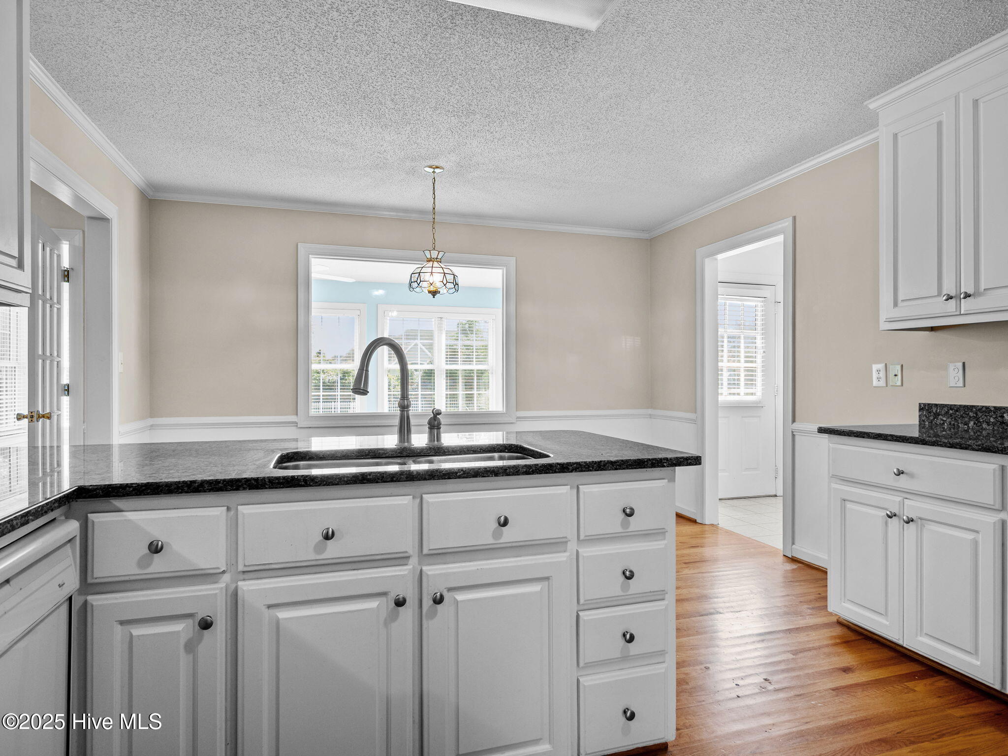 100534151 | Photo 12