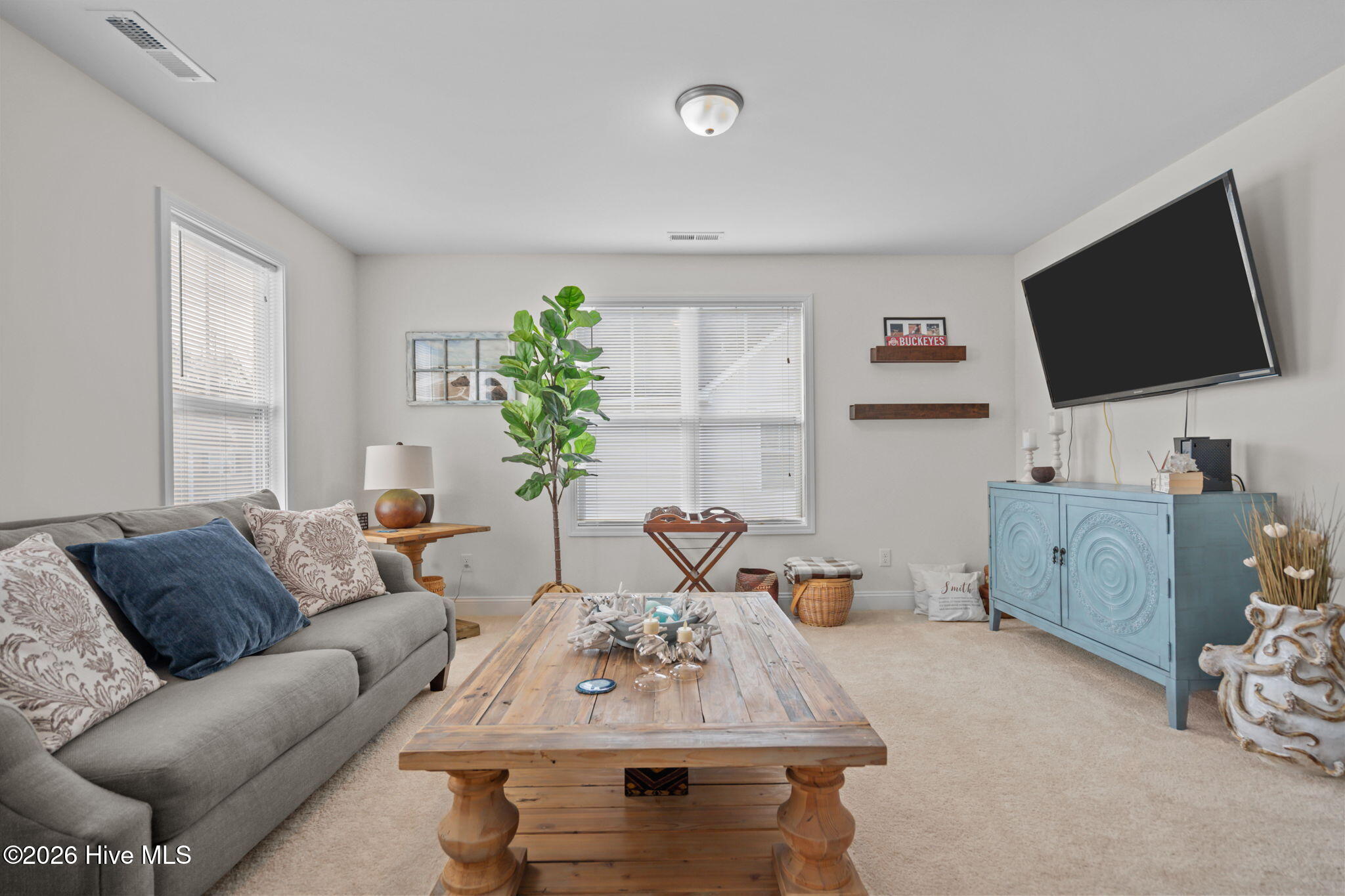 100548714 | Photo 28