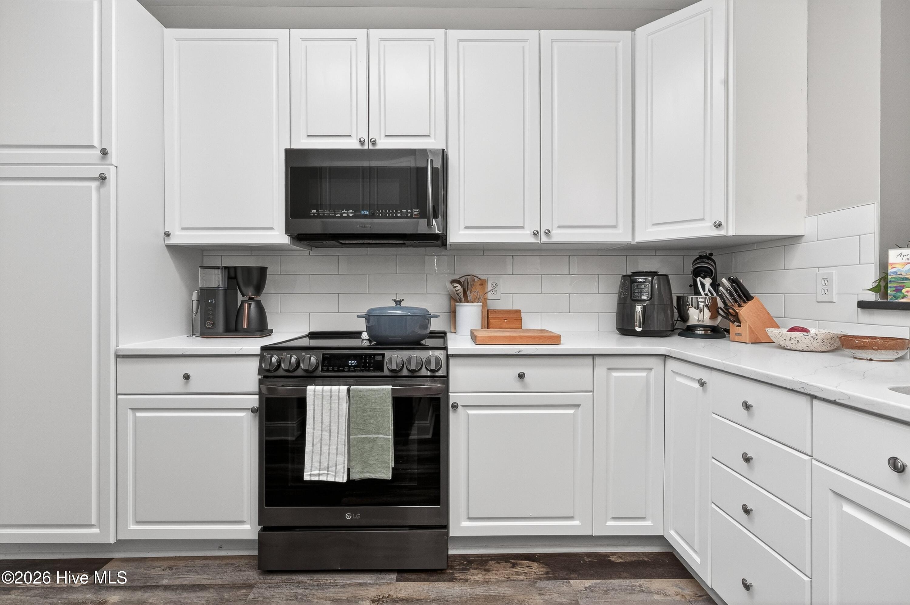 100566829 | Photo 10