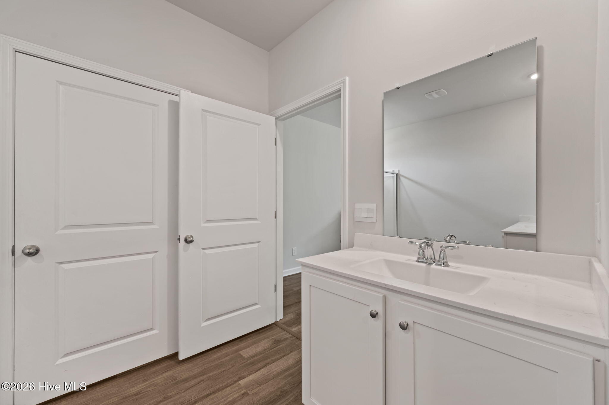 100564273 | Photo 22