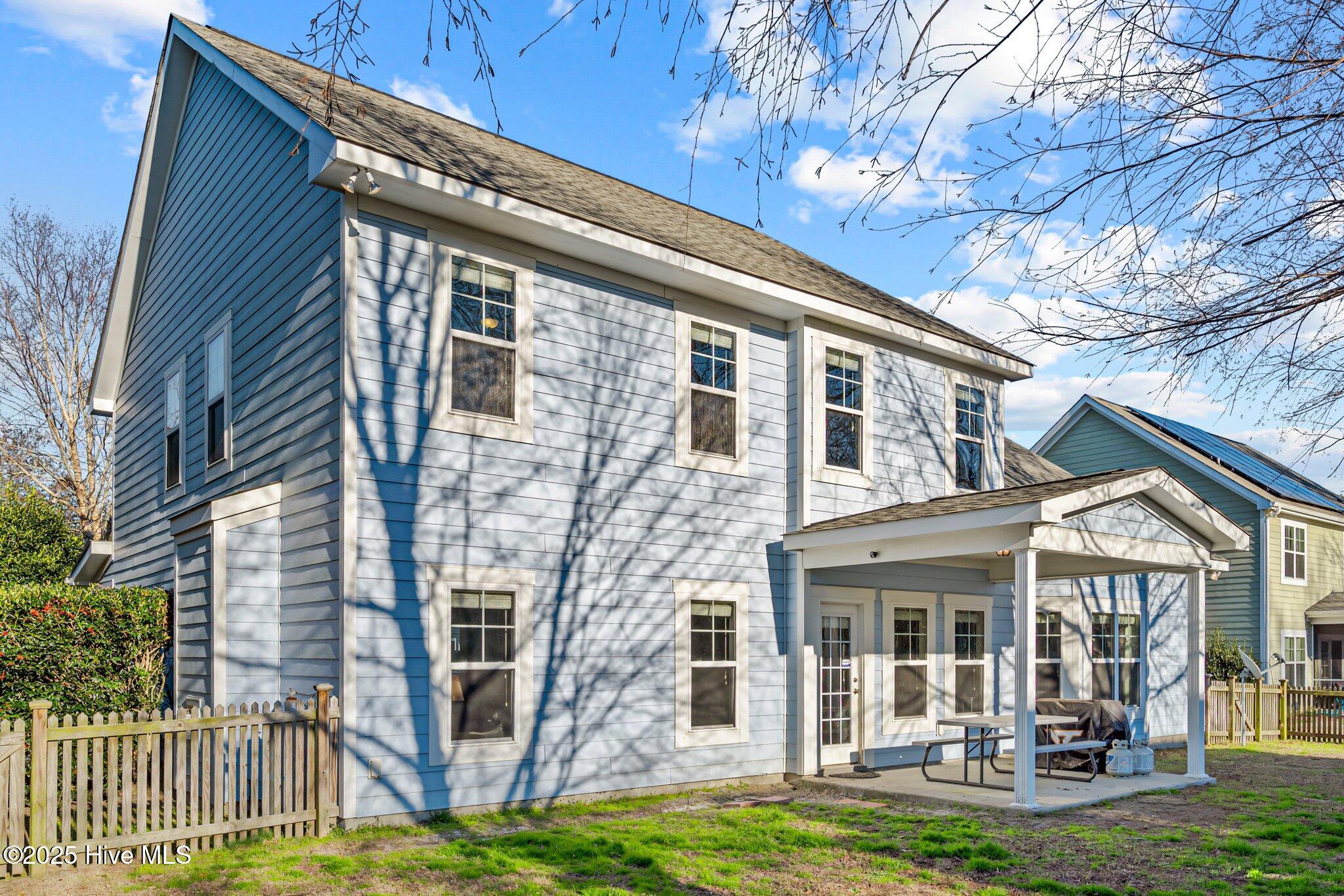 100488790 | Photo 34