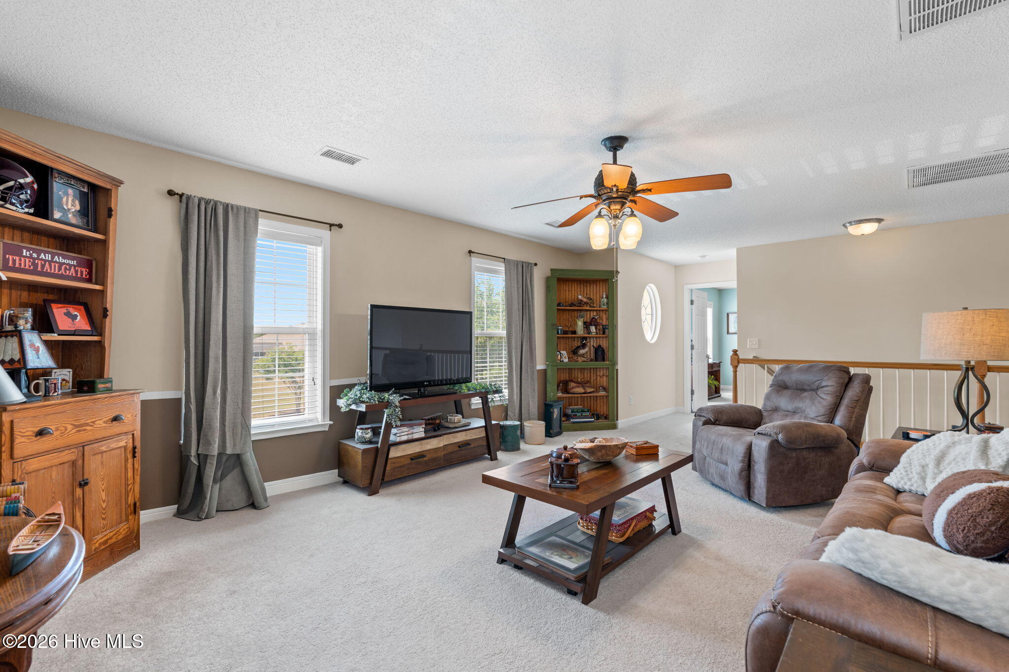 100570375 | Photo 24