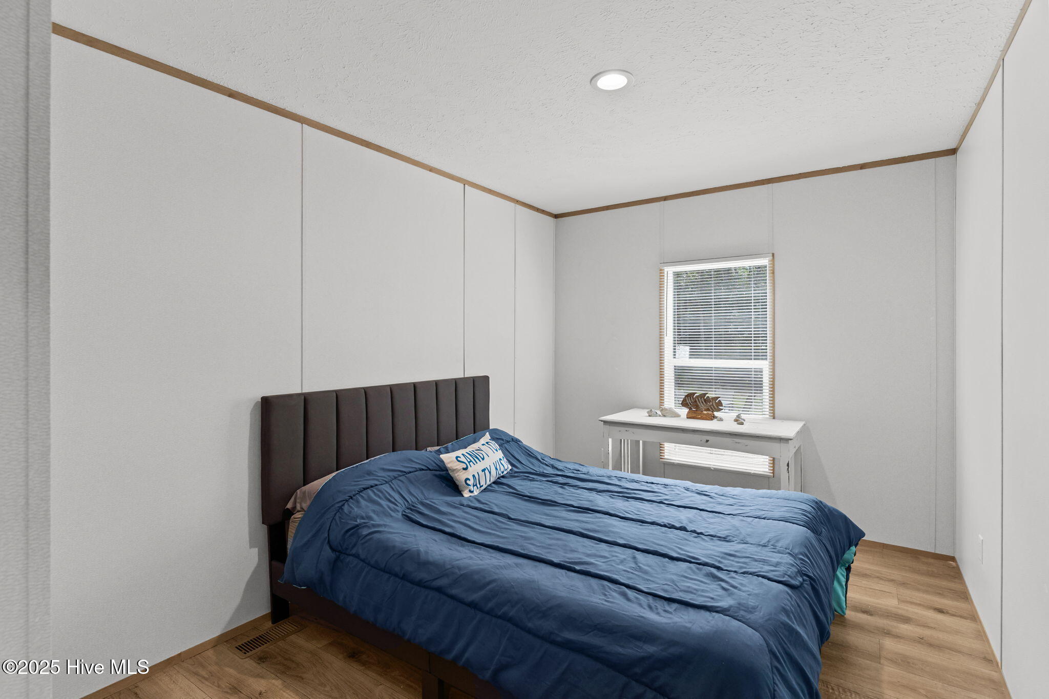 100522935 | Photo 24