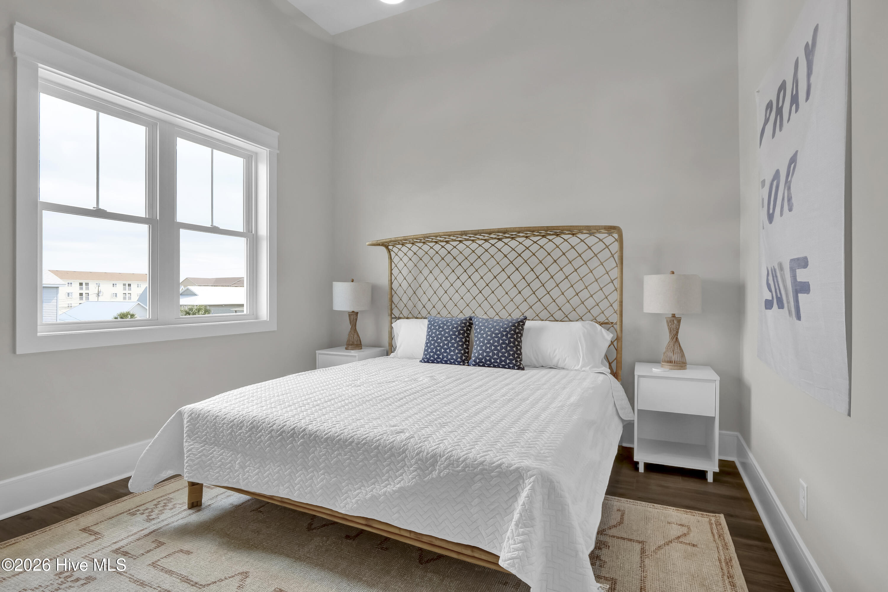 100567892 | Photo 32