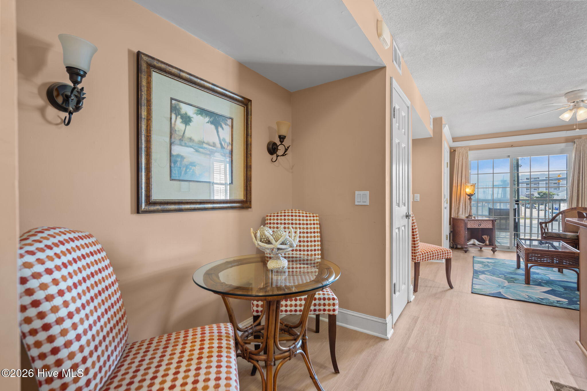 100523190 | Photo 22