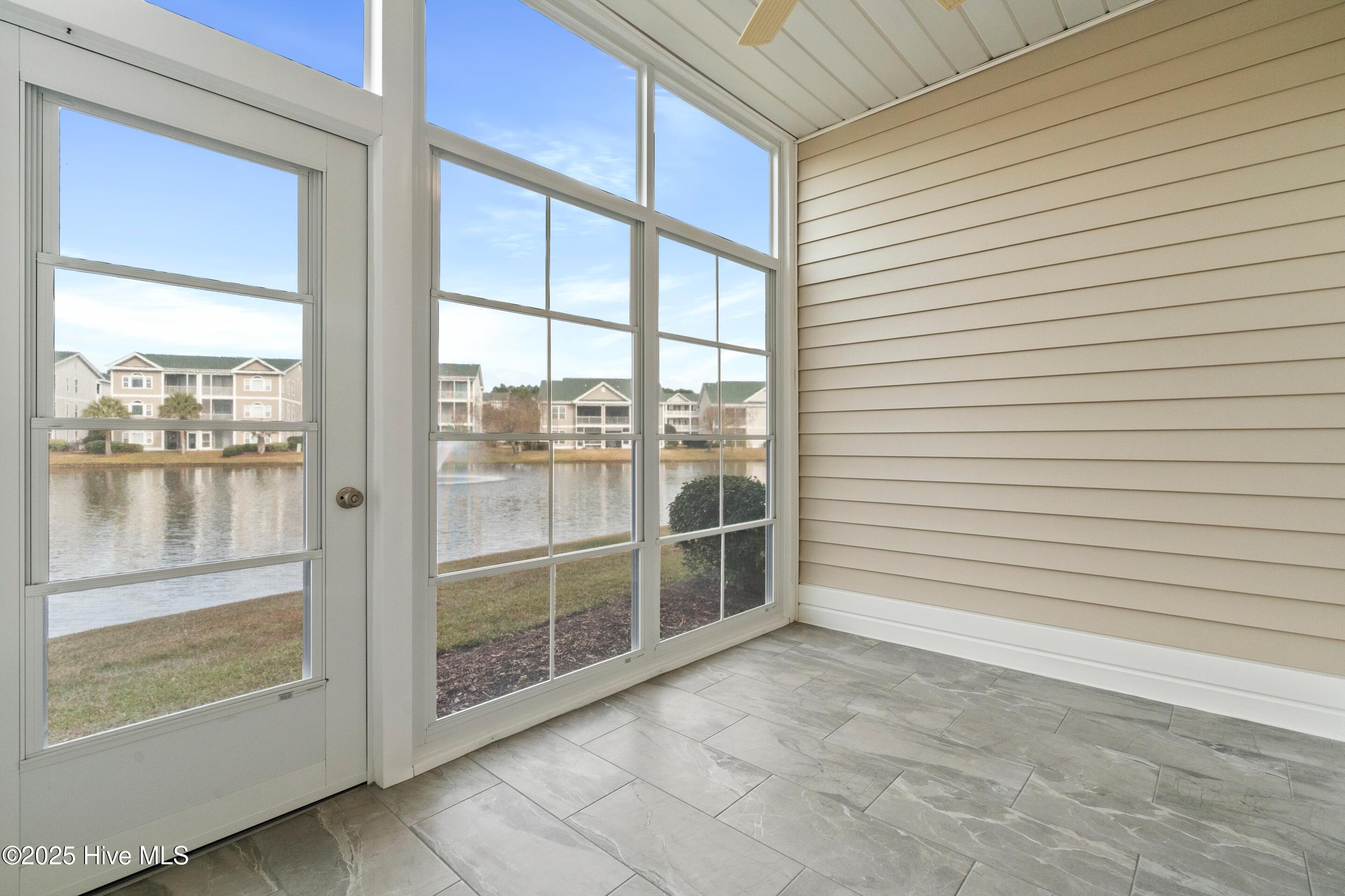 100542567 | Photo 35