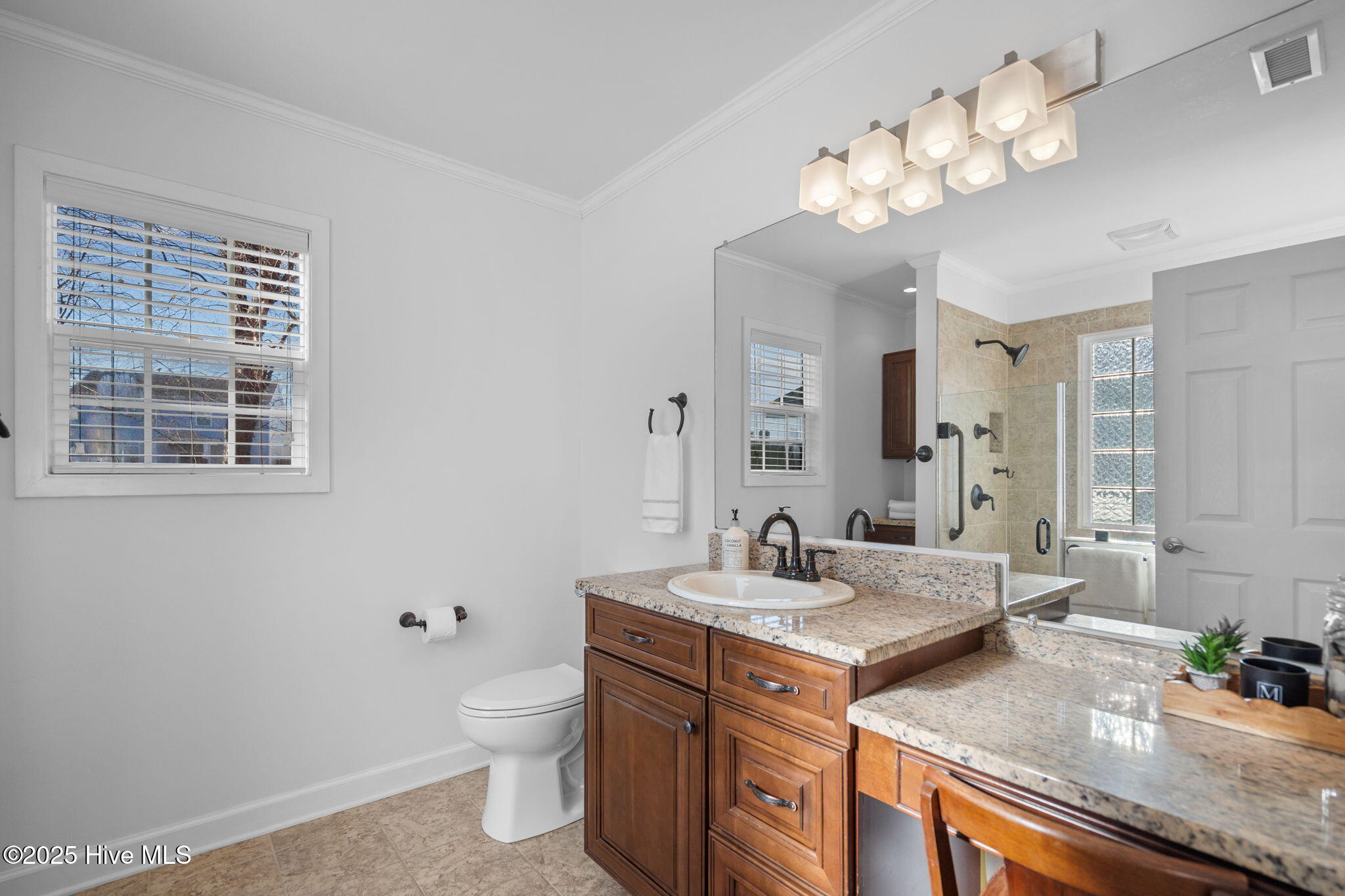 100541640 | Photo 22