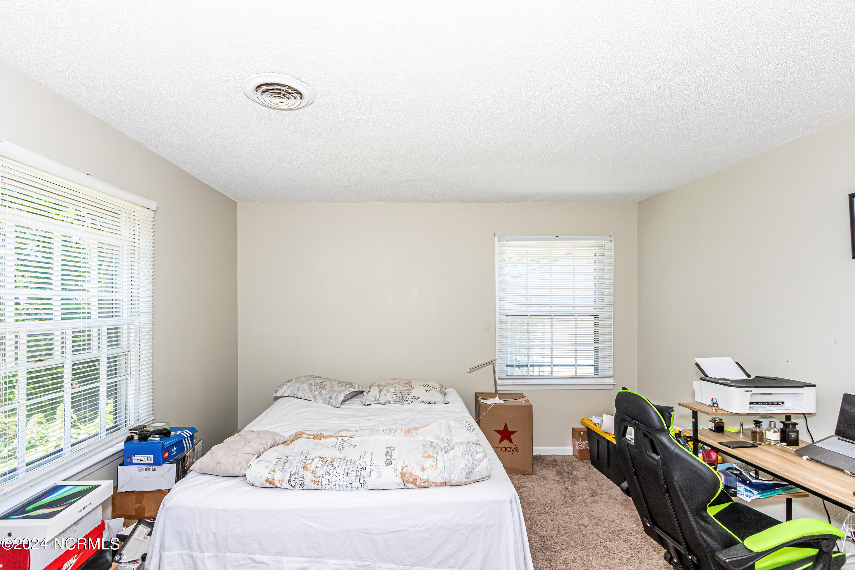 100448019 | Photo 30