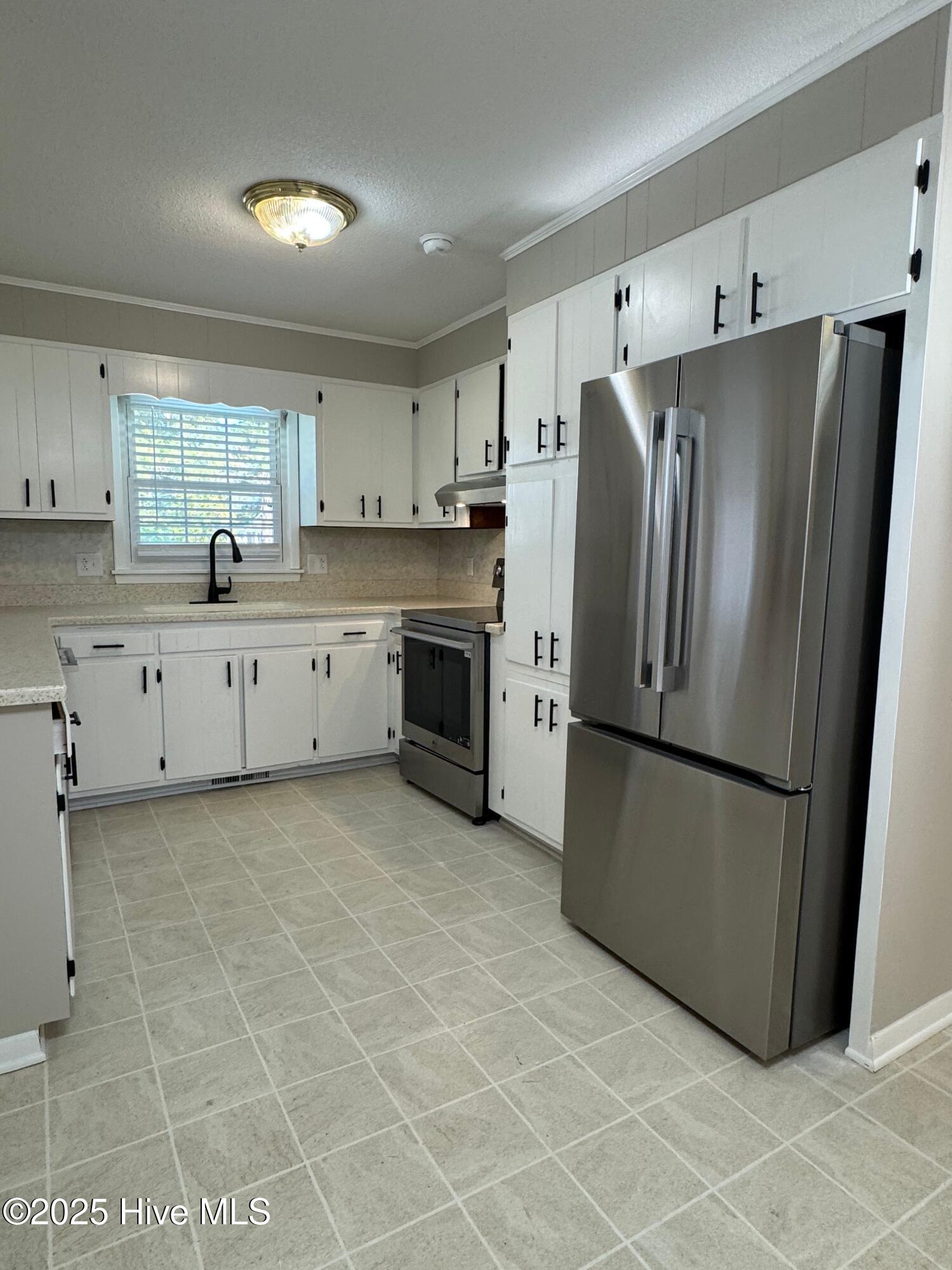 100542072 | Photo 13