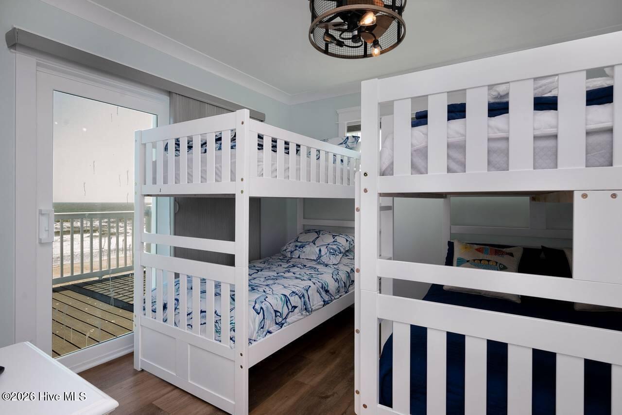 100560212 | Photo 80