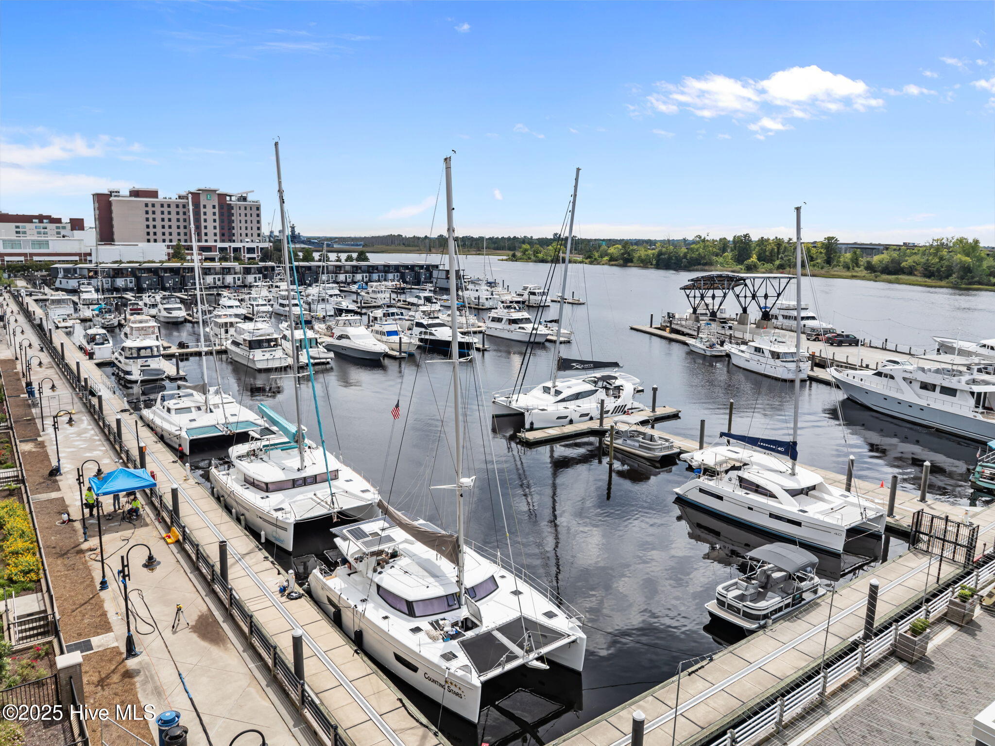 100528560 | Photo 11