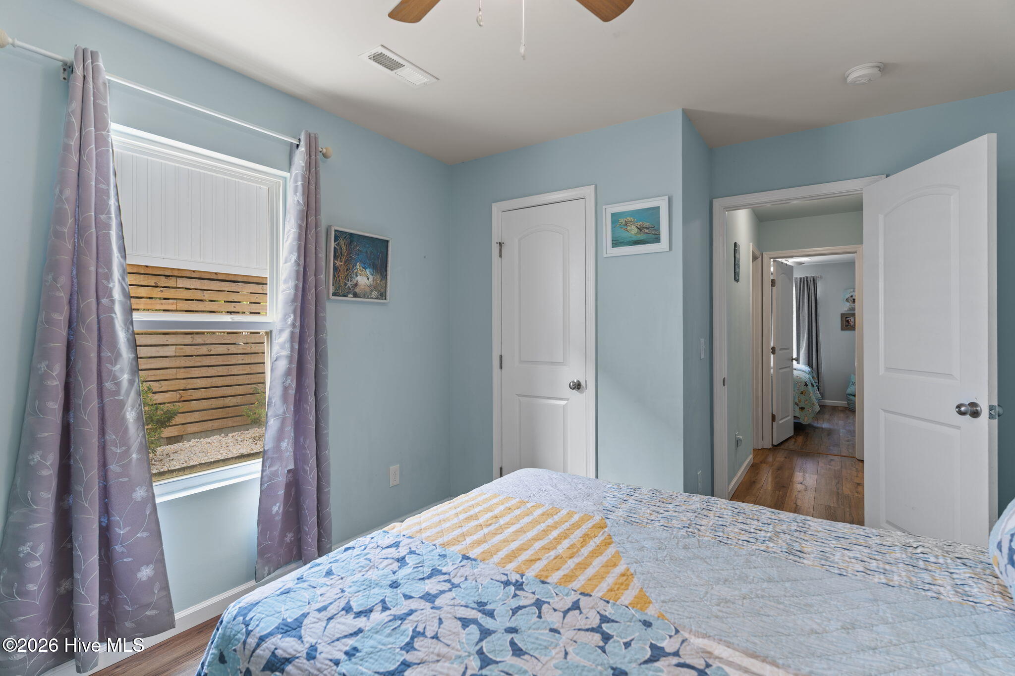 100564480 | Photo 38