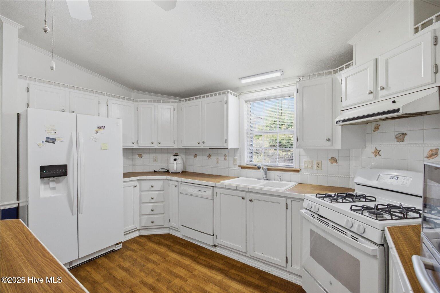 100569613 | Photo 11