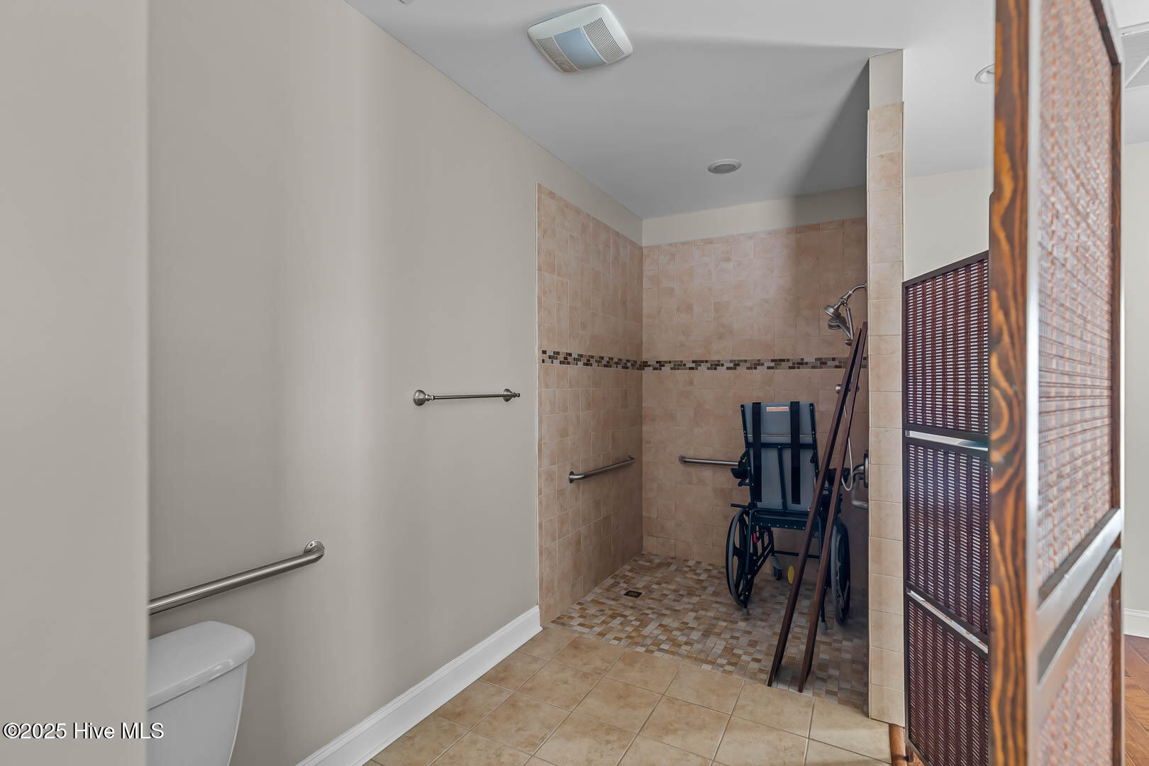 100543742 | Photo 36