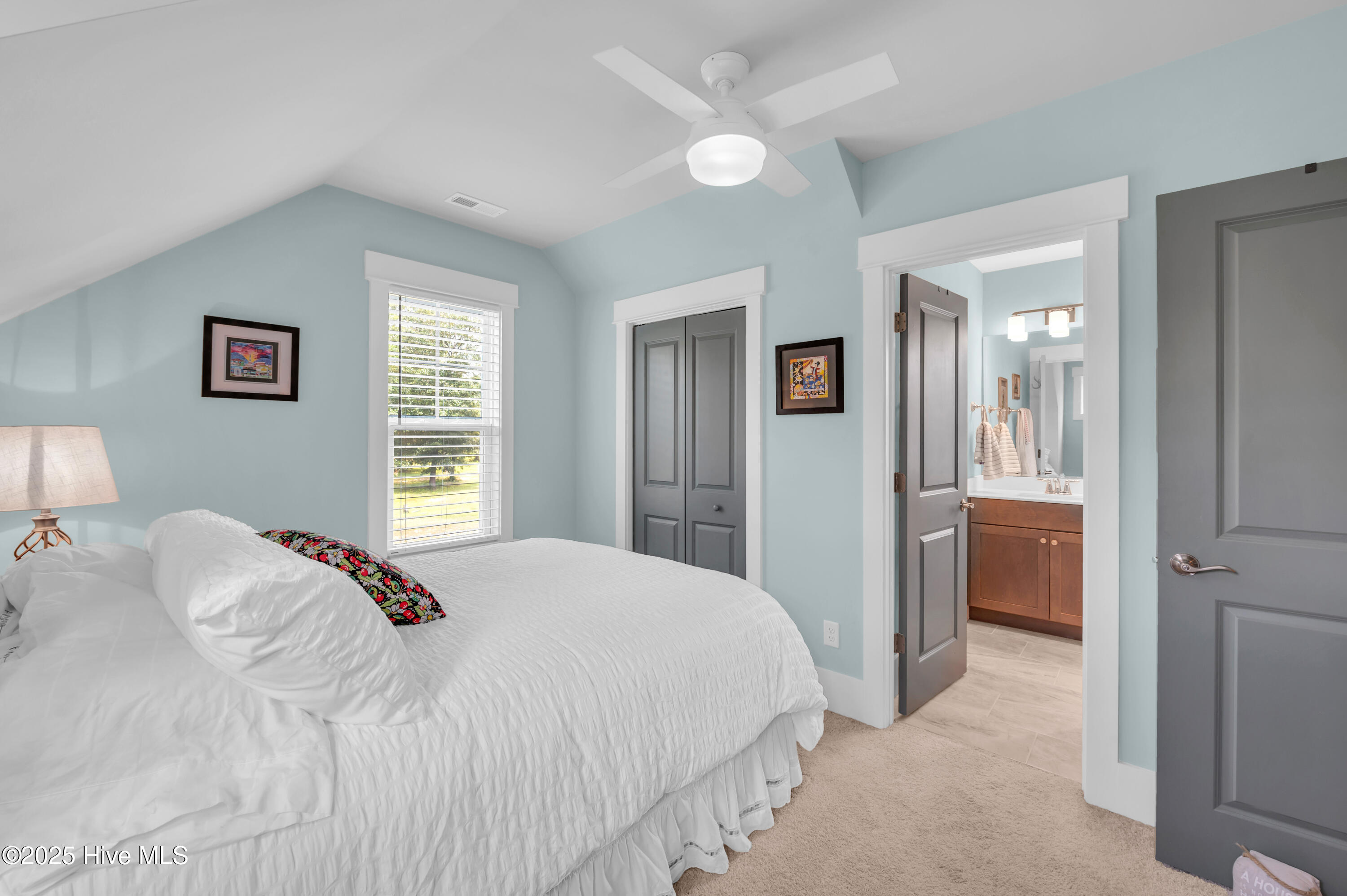 100528292 | Photo 30