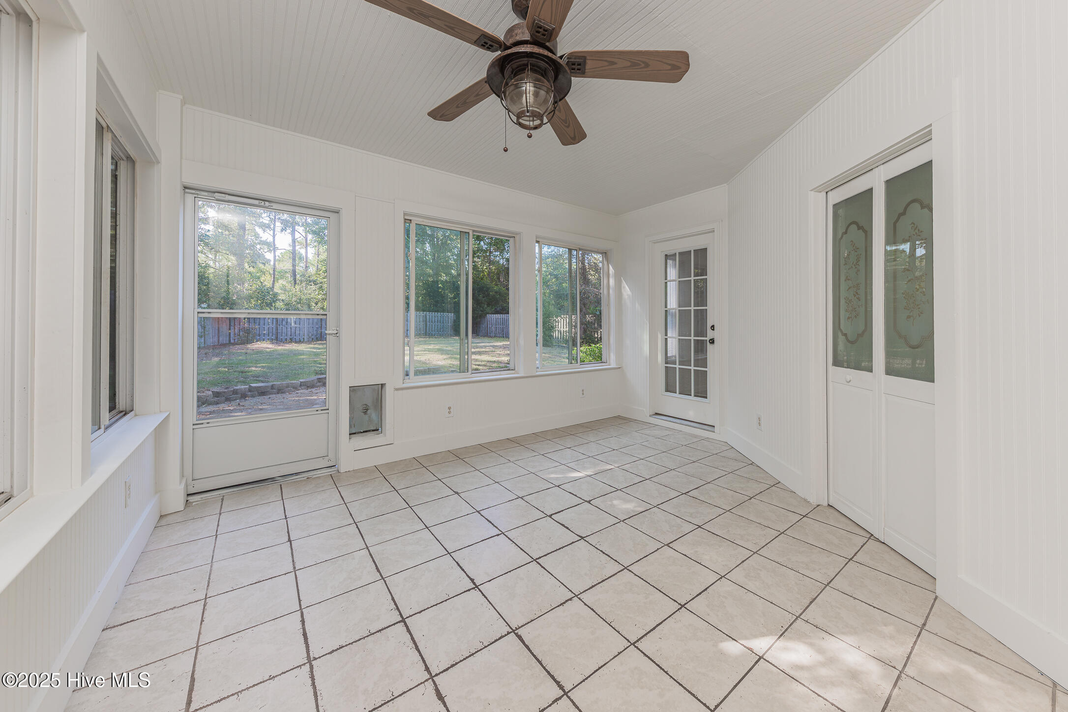119 Red Bird Lane, Hampstead, NC 28443 – photo 21: 19SUNROOM
