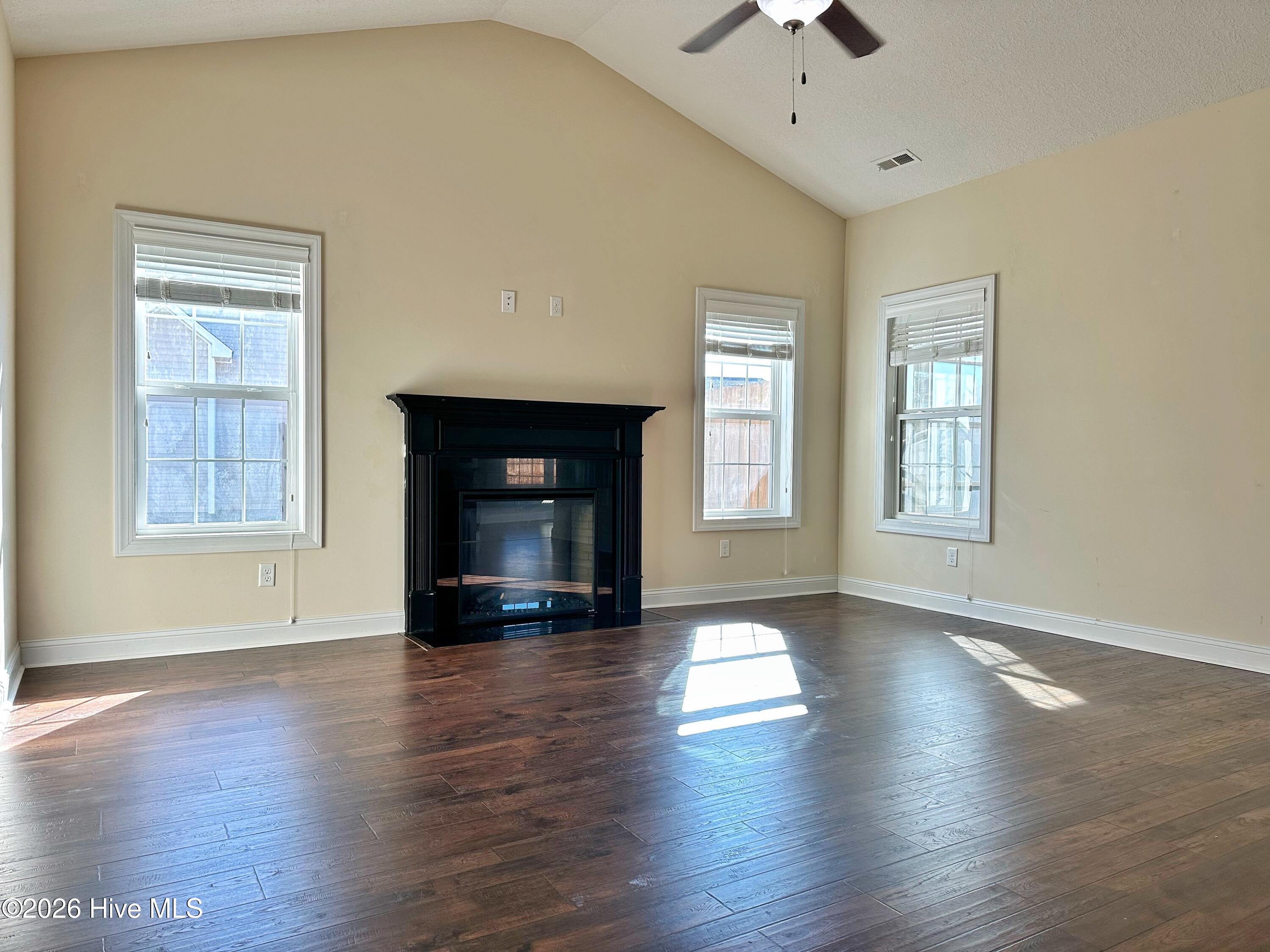 100550134 | Photo 14