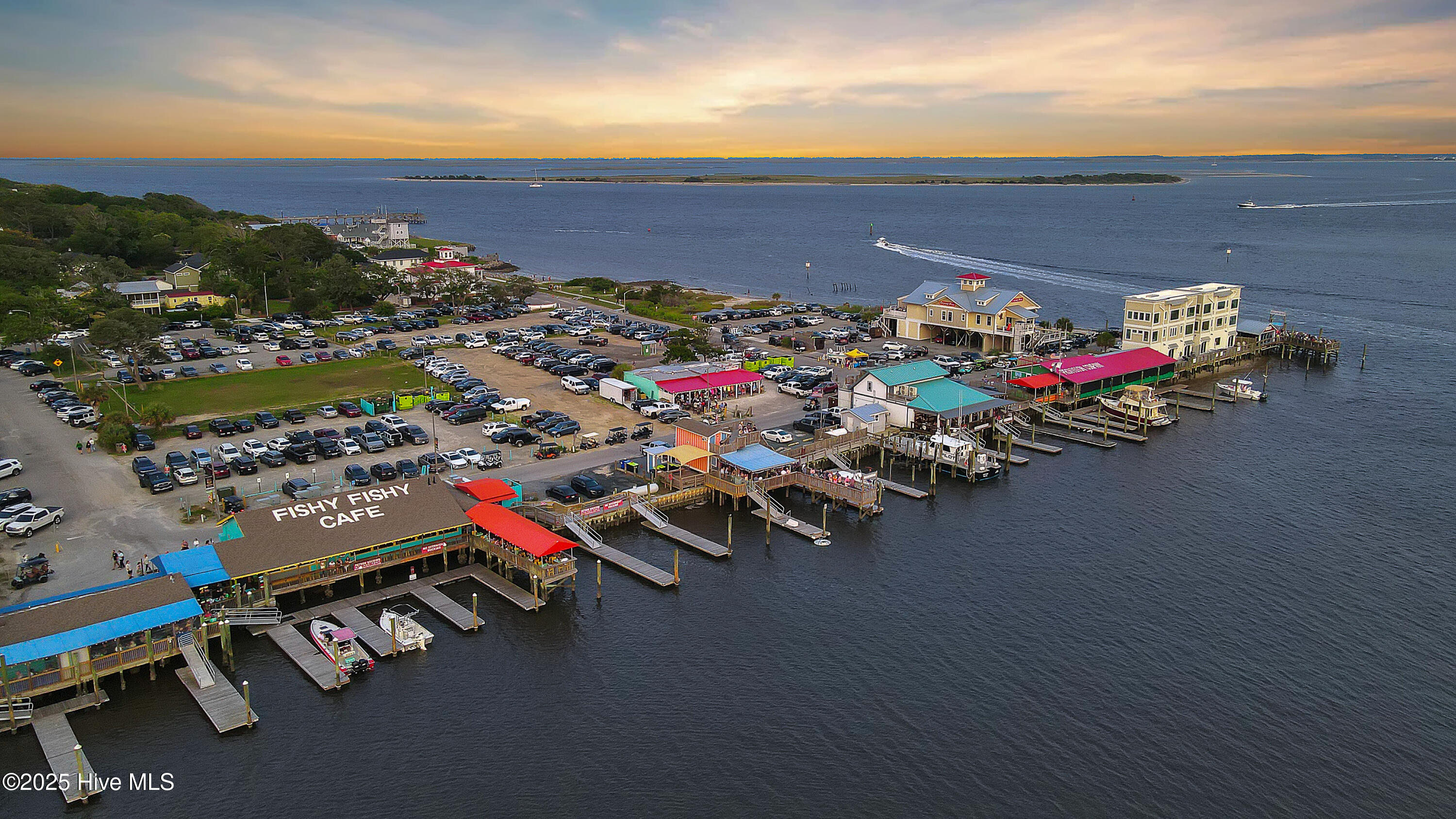 100562481 | Photo 33