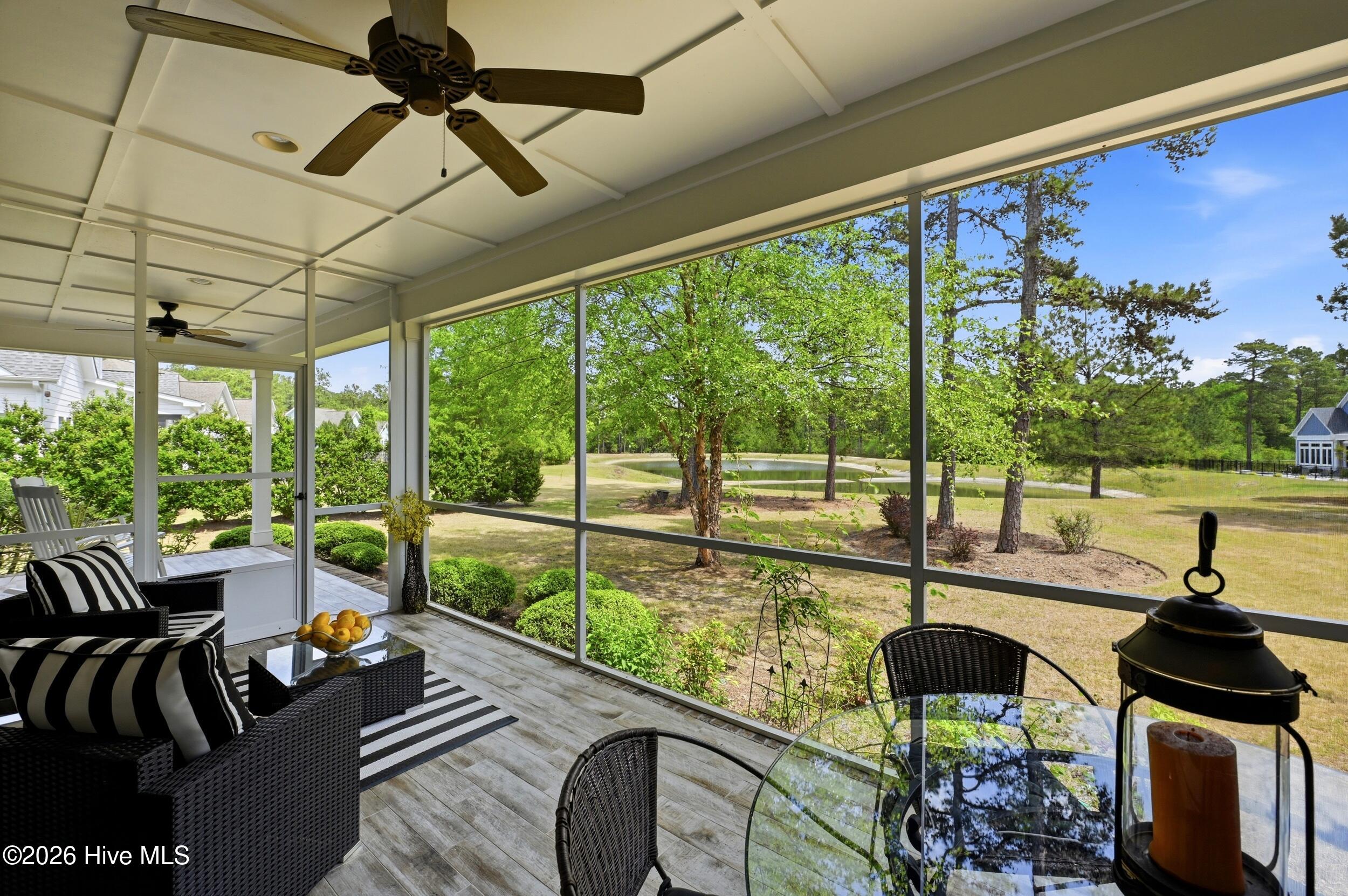 100567855 | Photo 50