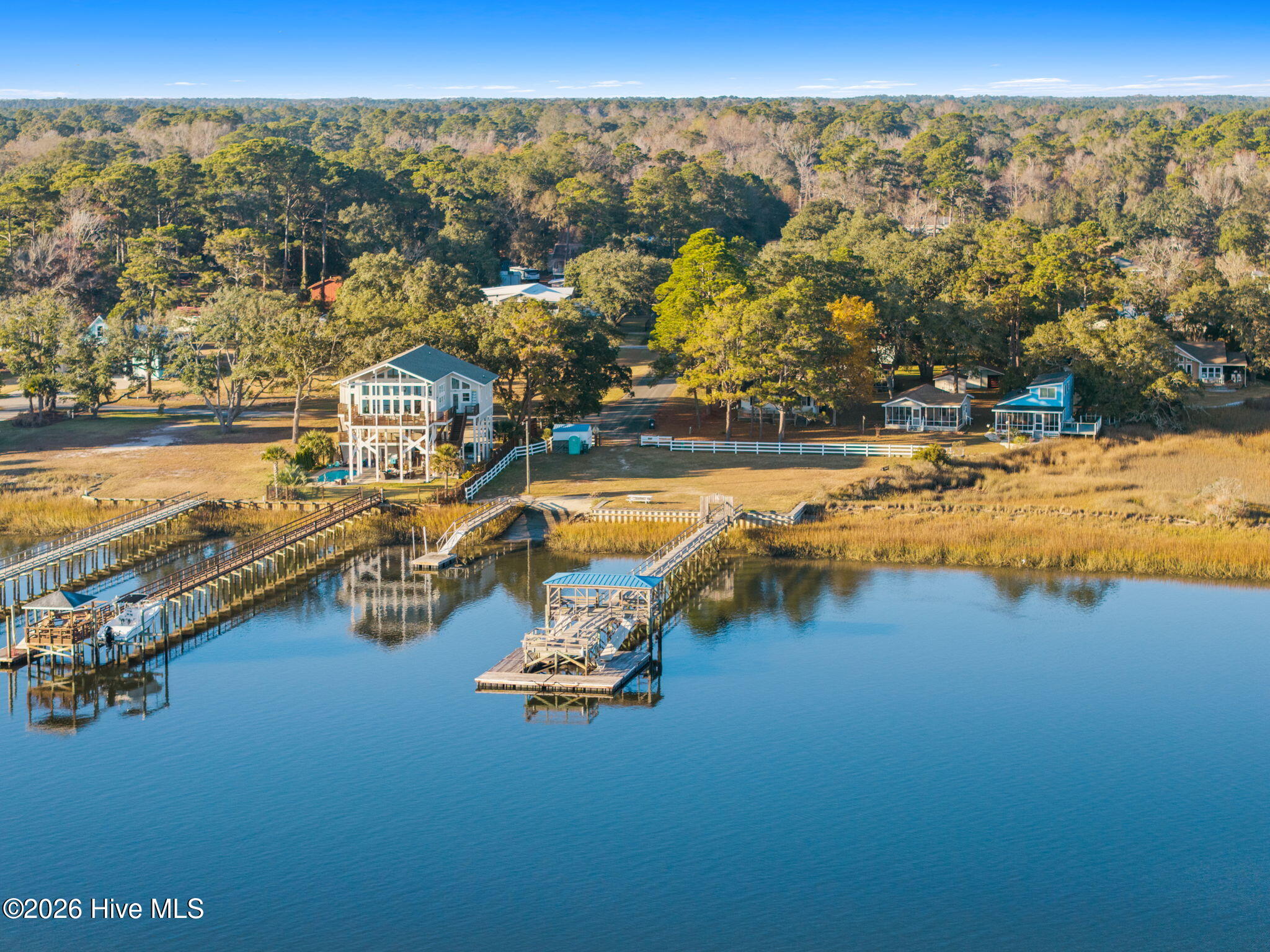 100562927 | Photo 40