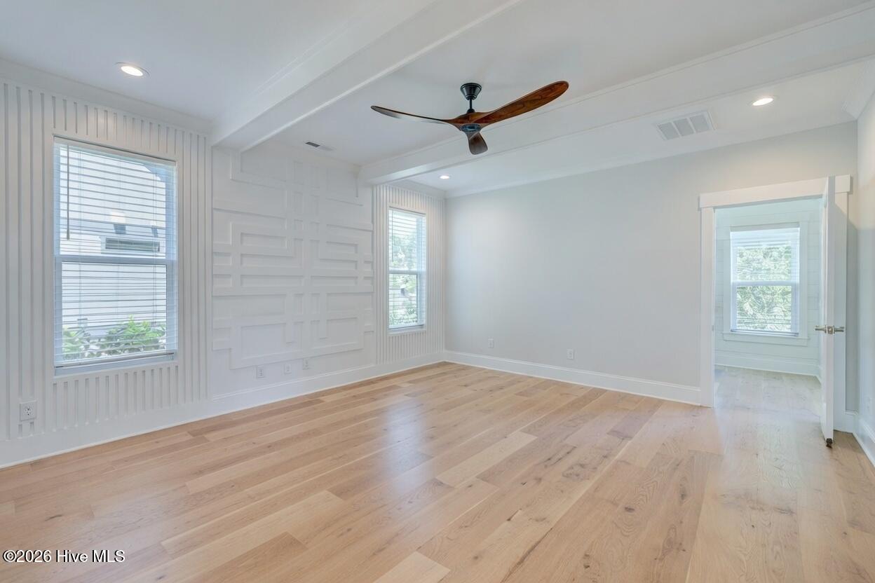 100531036 | Photo 18