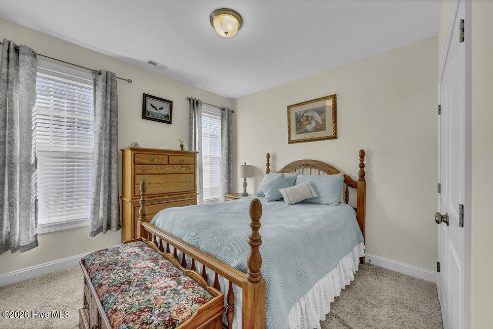 100554045 | Photo 25