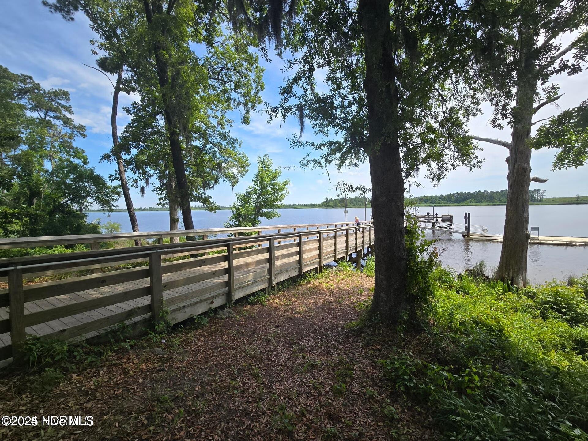 100535606 | Photo 26