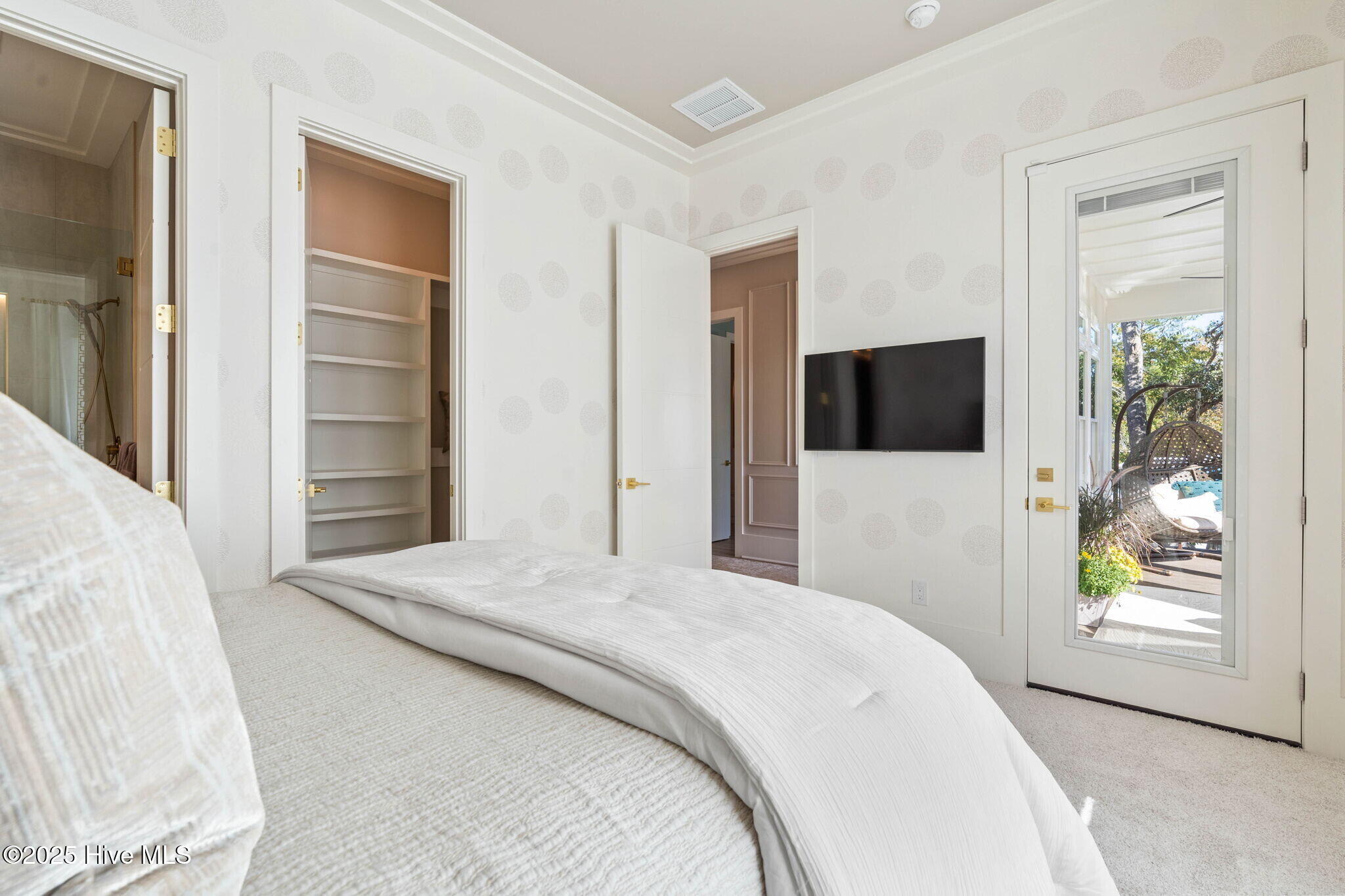 100516902 | Photo 62