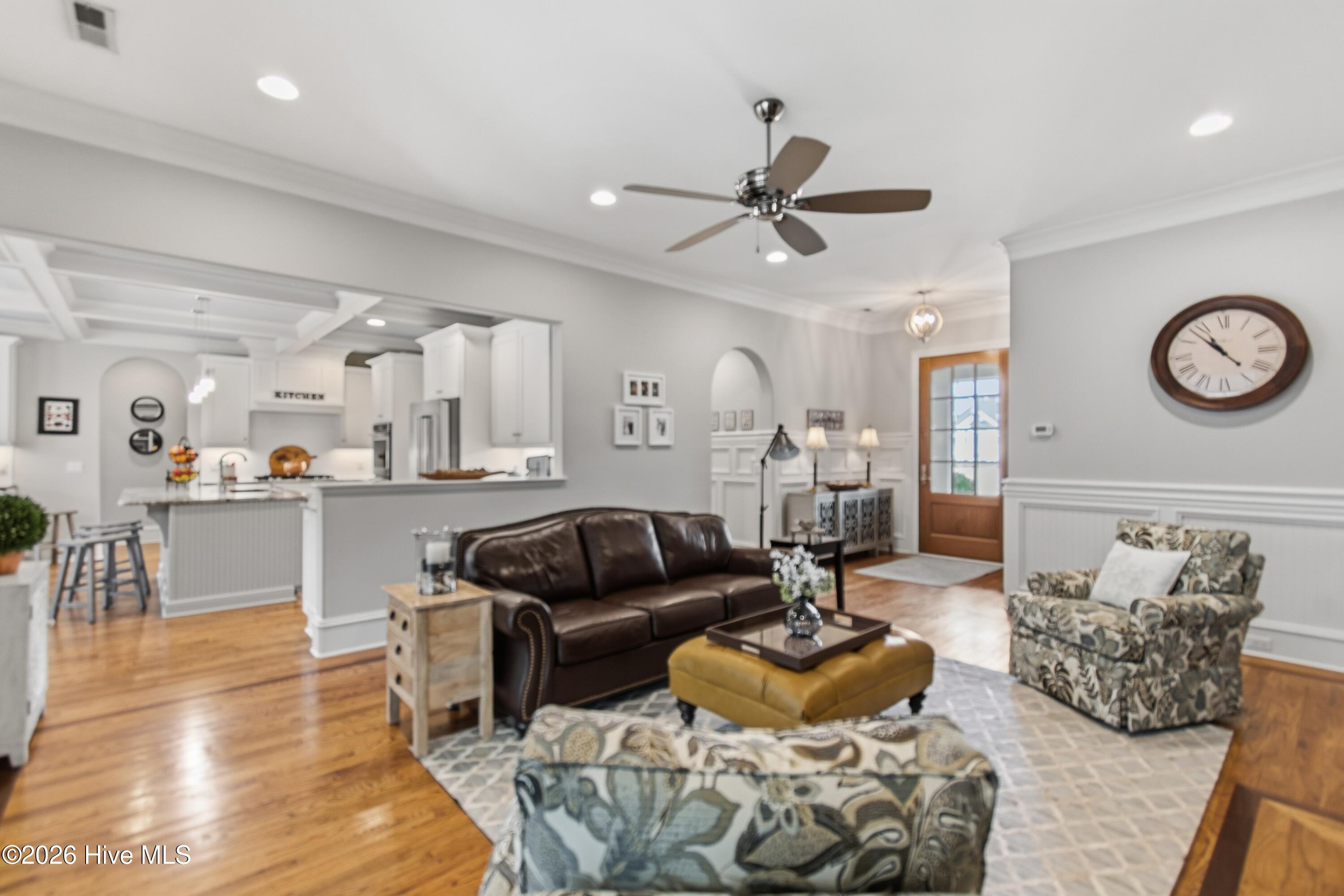 100555606 | Photo 15