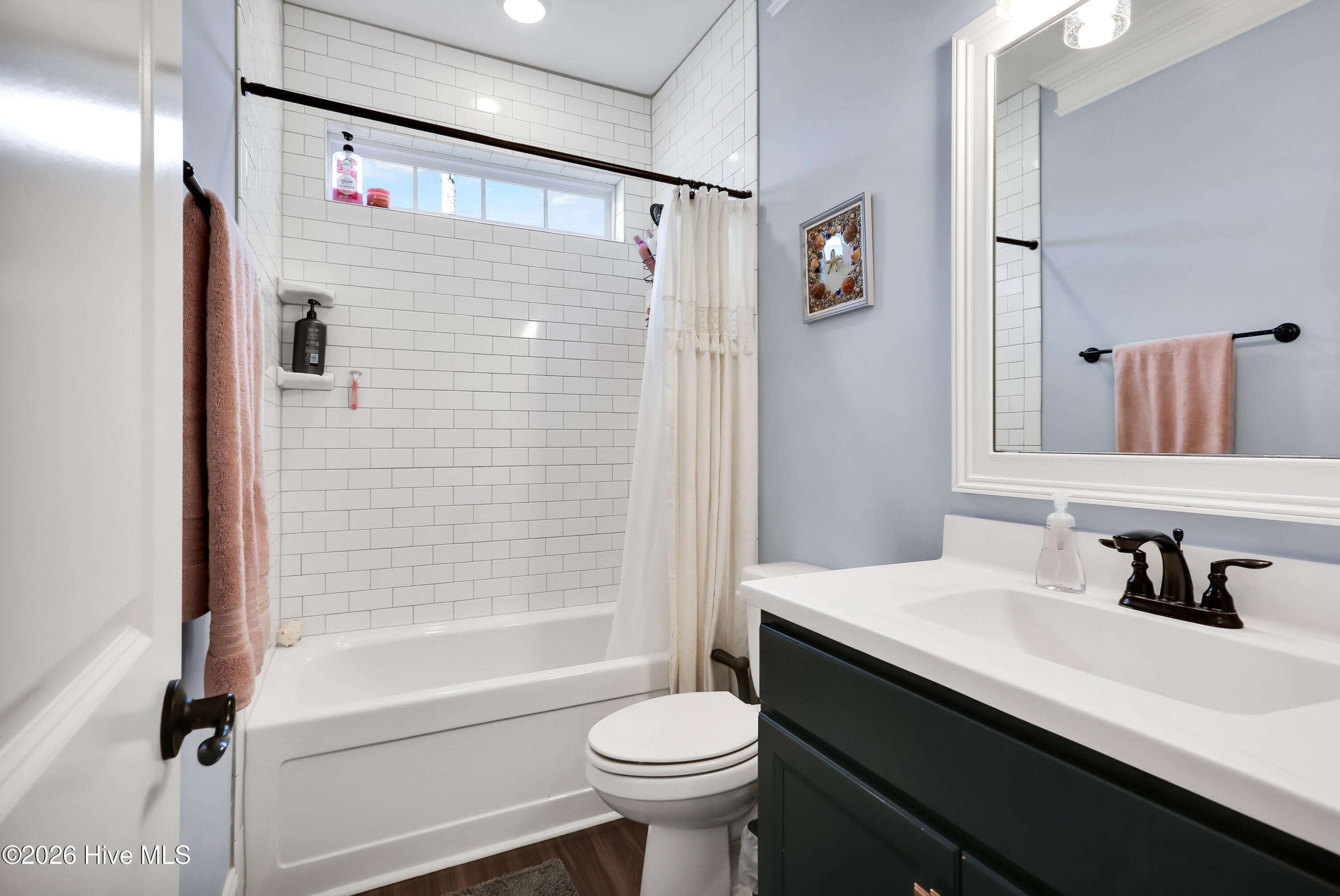 100560278 | Photo 27