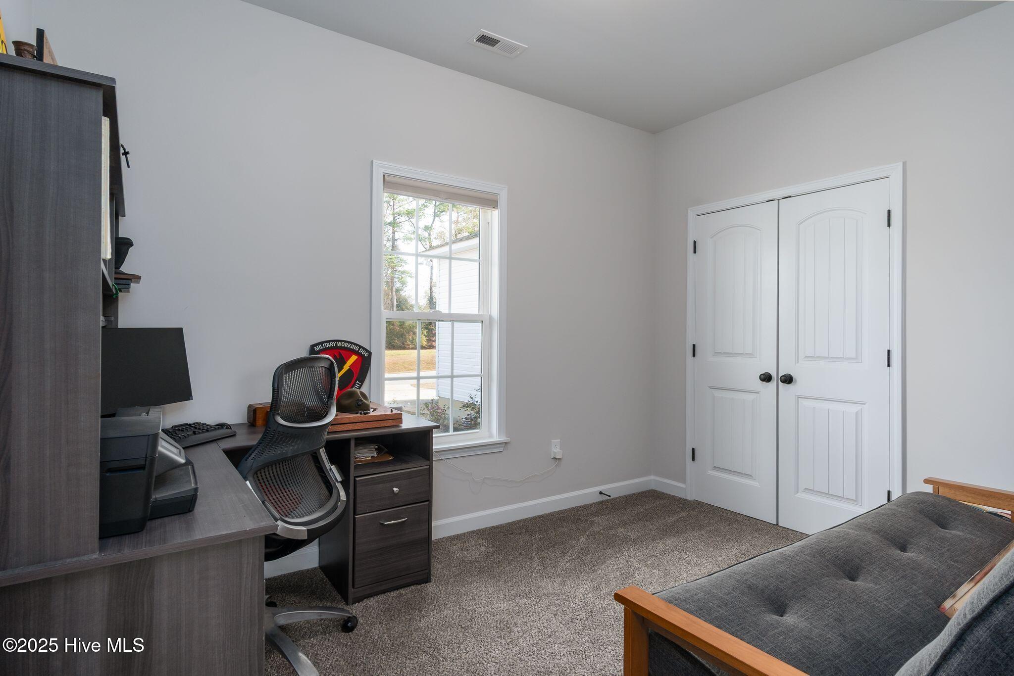 100543610 | Photo 24