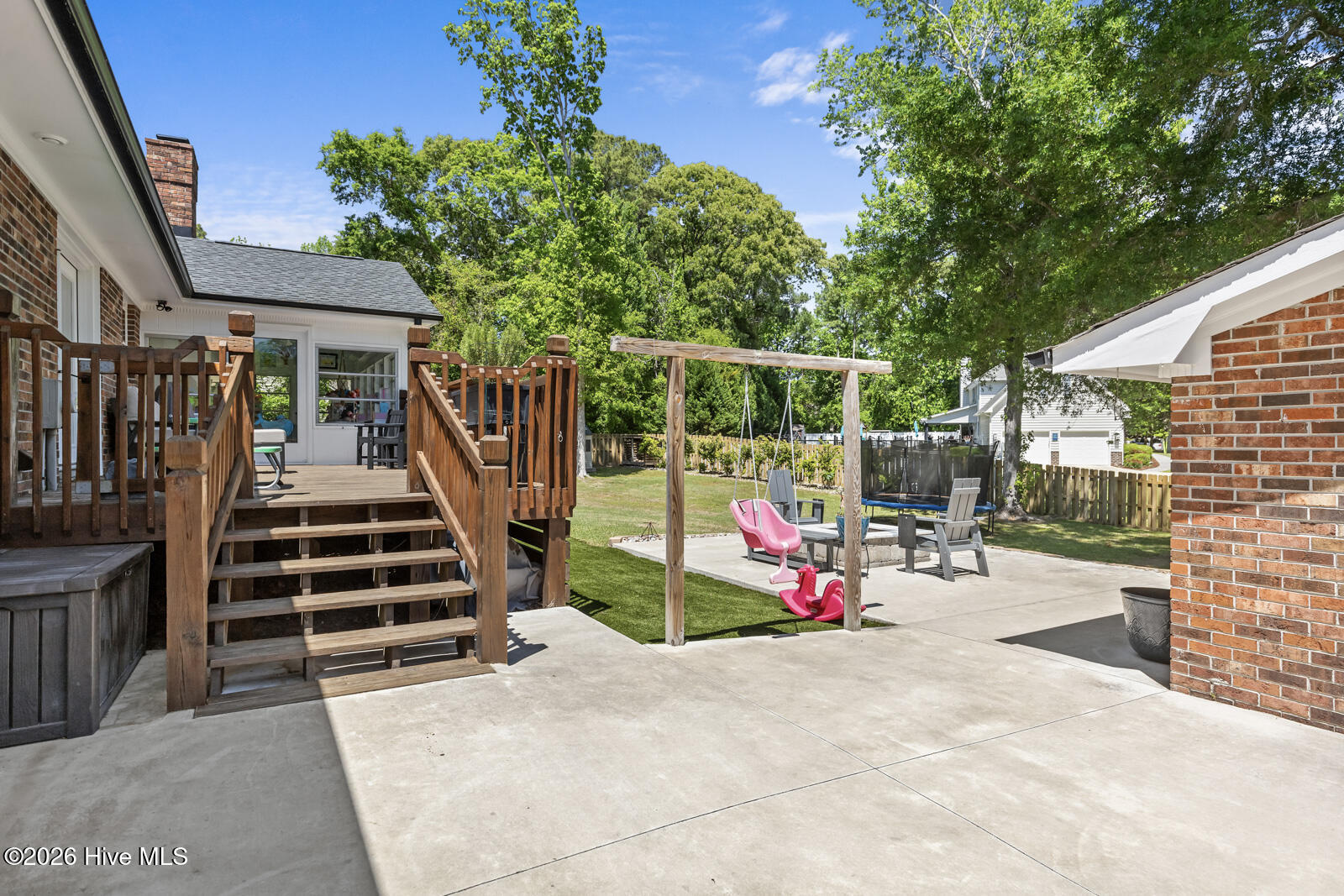 100569871 | Photo 49