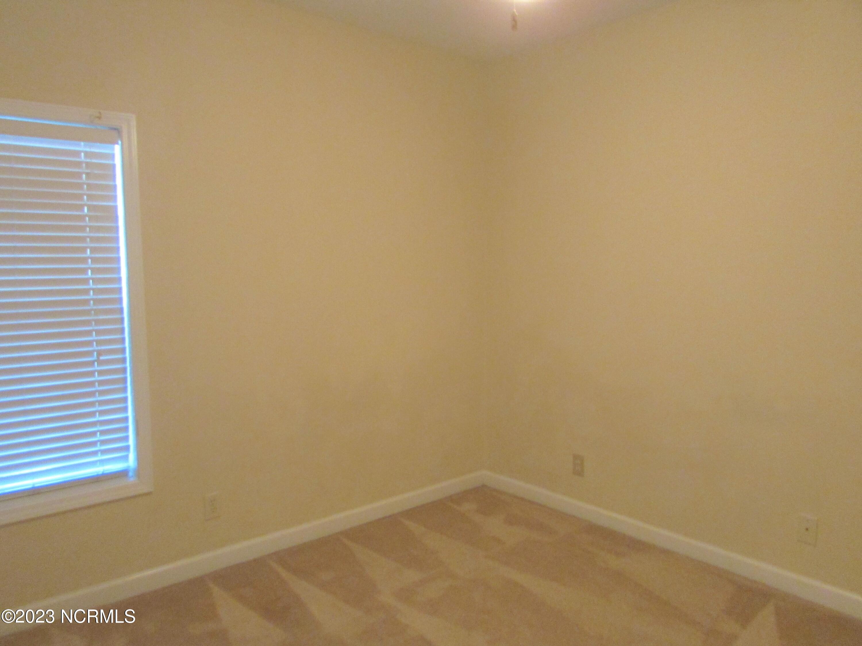 100560757 | Photo 11