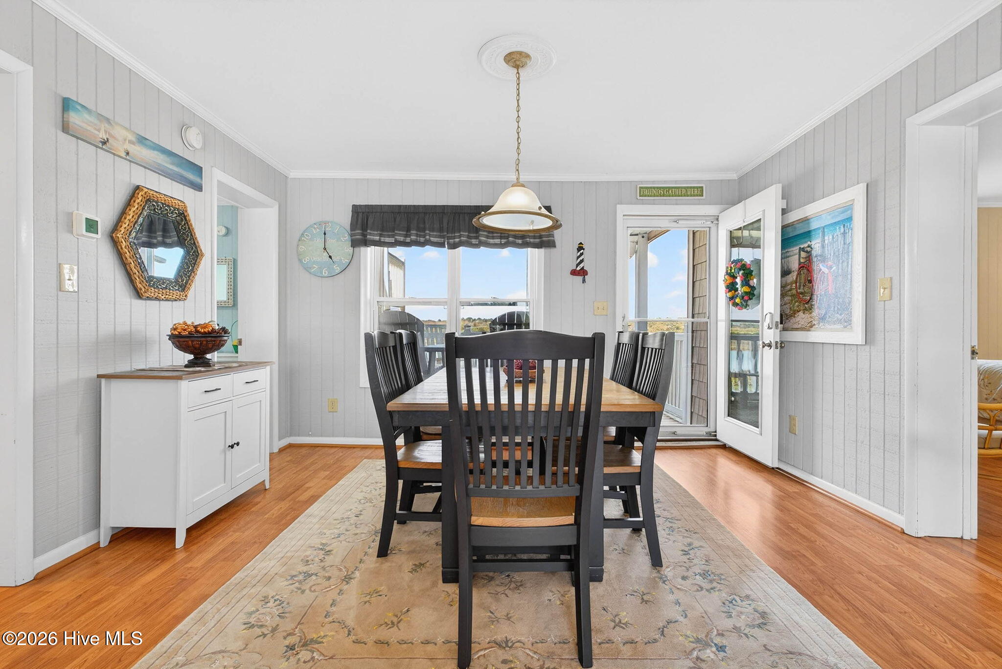 100562824 | Photo 27