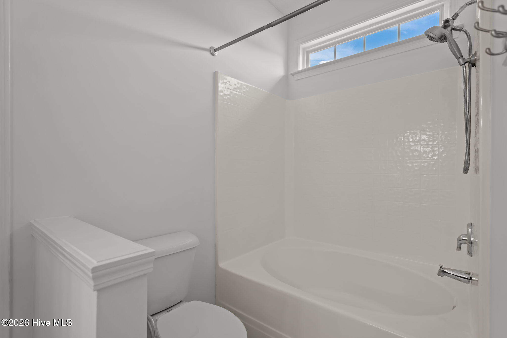 100549107 | Photo 27