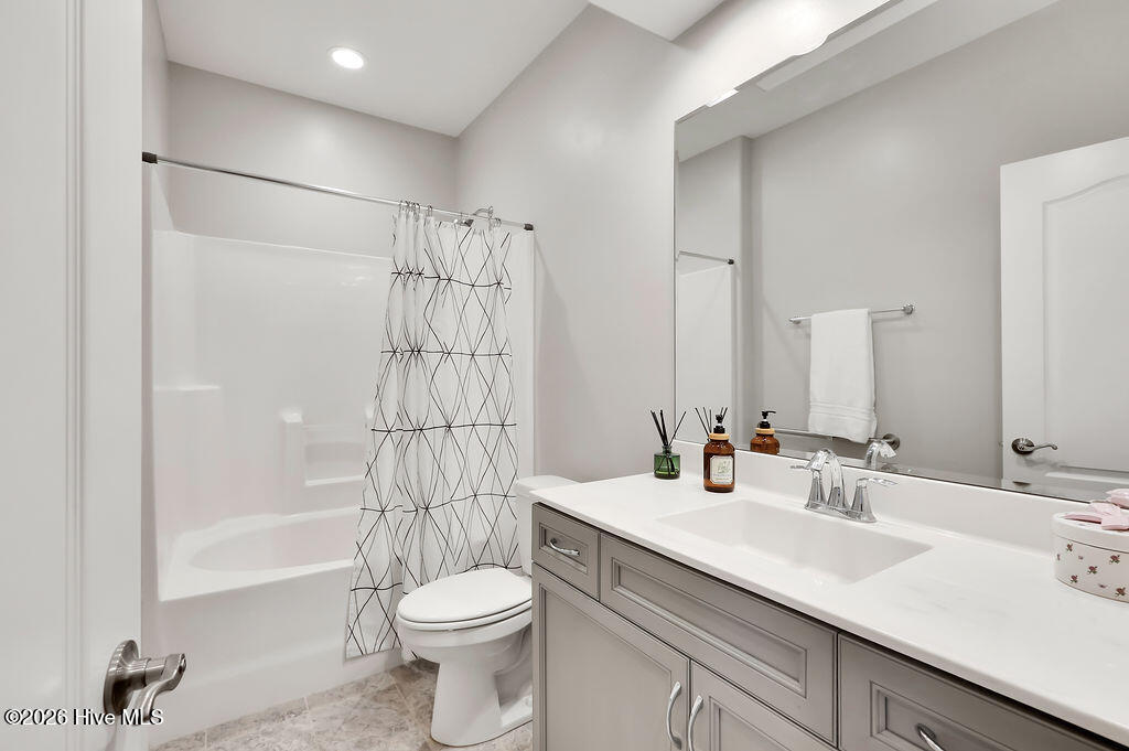 100554017 | Photo 29