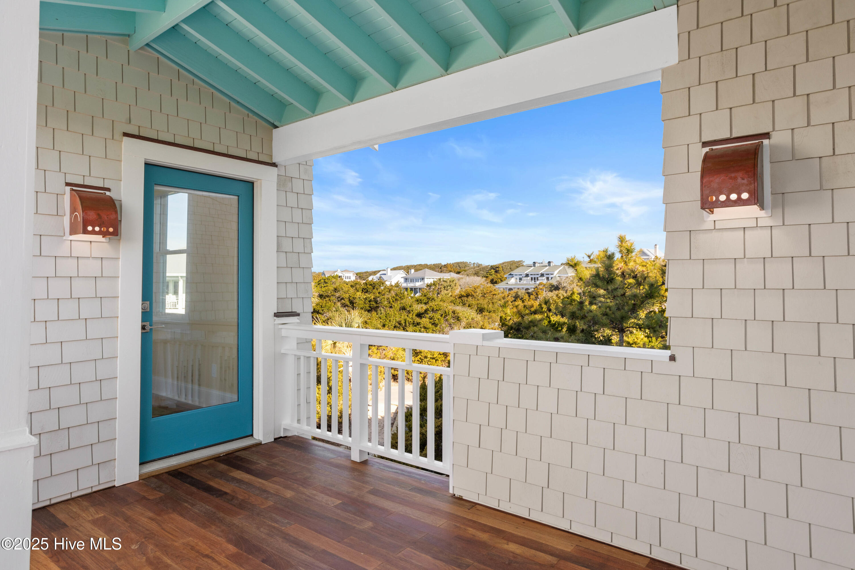 100494398 | Photo 62