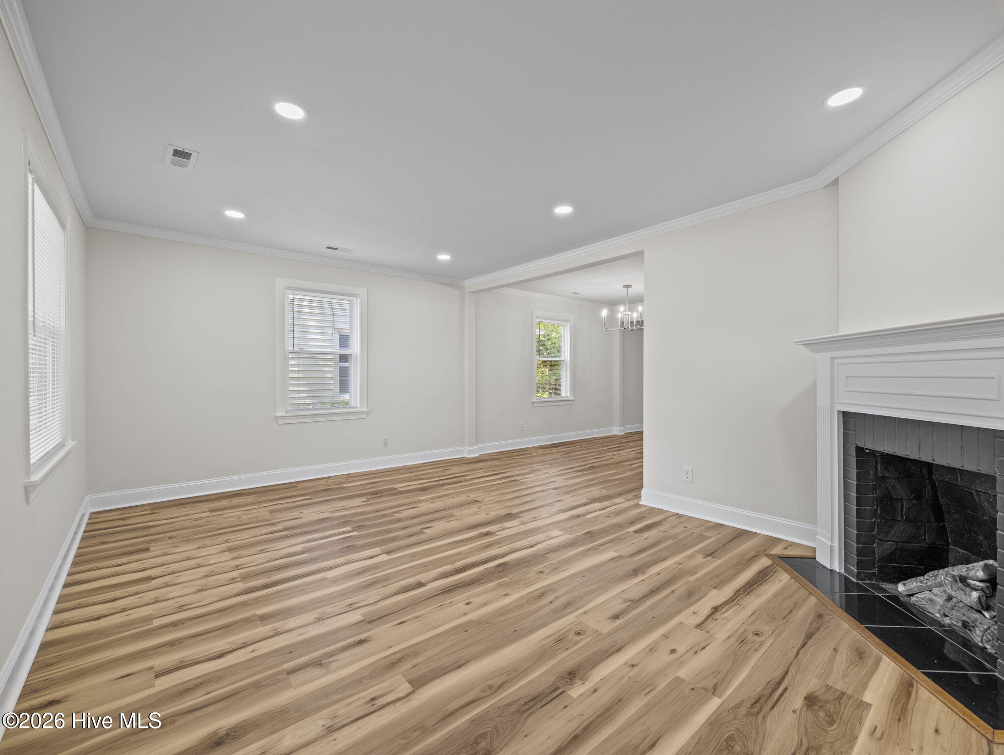 100568668 | Photo 12