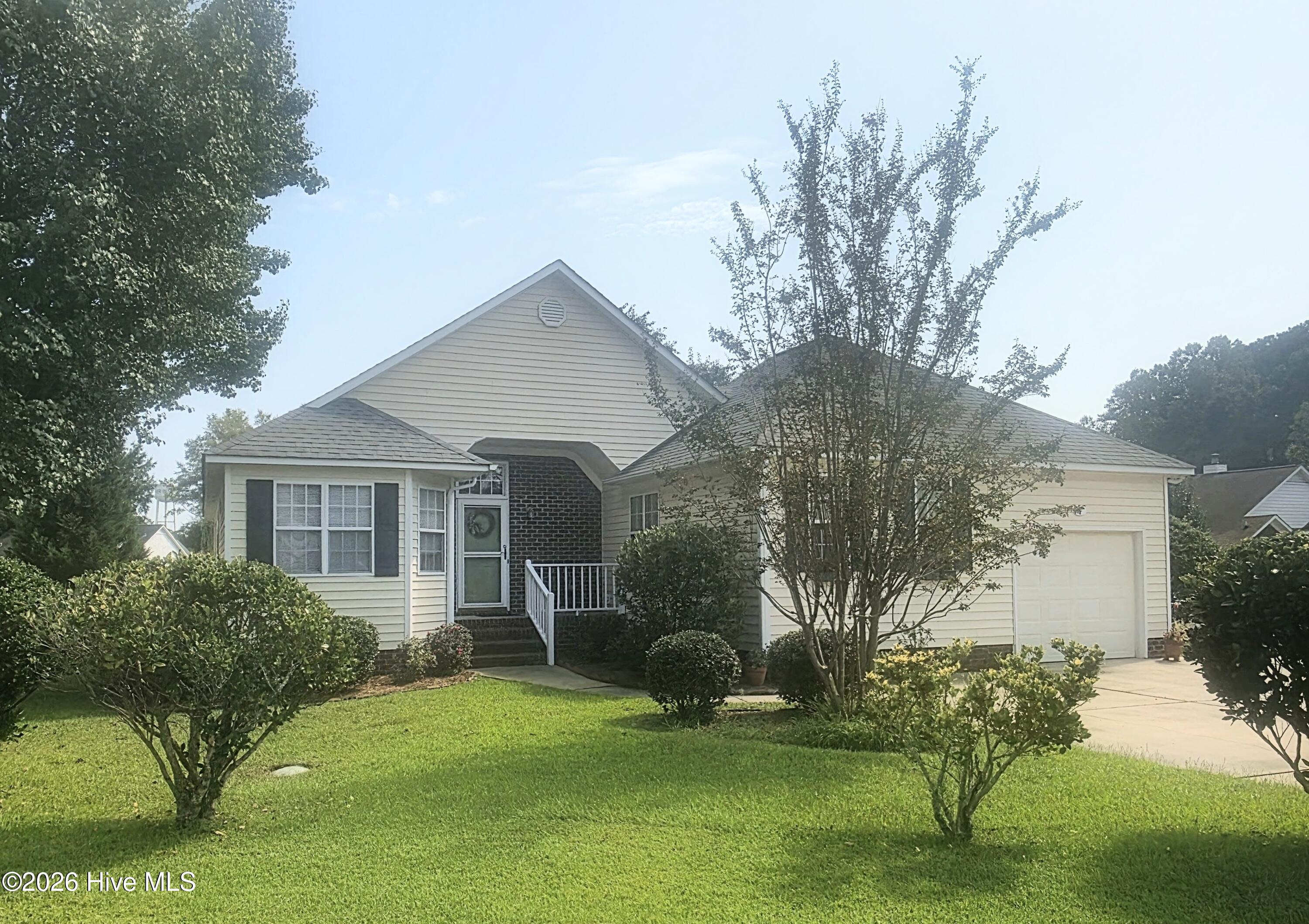 Photo 1 of Single family home for sale at 111 Canebrake Dr, New Bern, NC 28562 | MLS# 100600967 | Listing updated on 2026-09-20