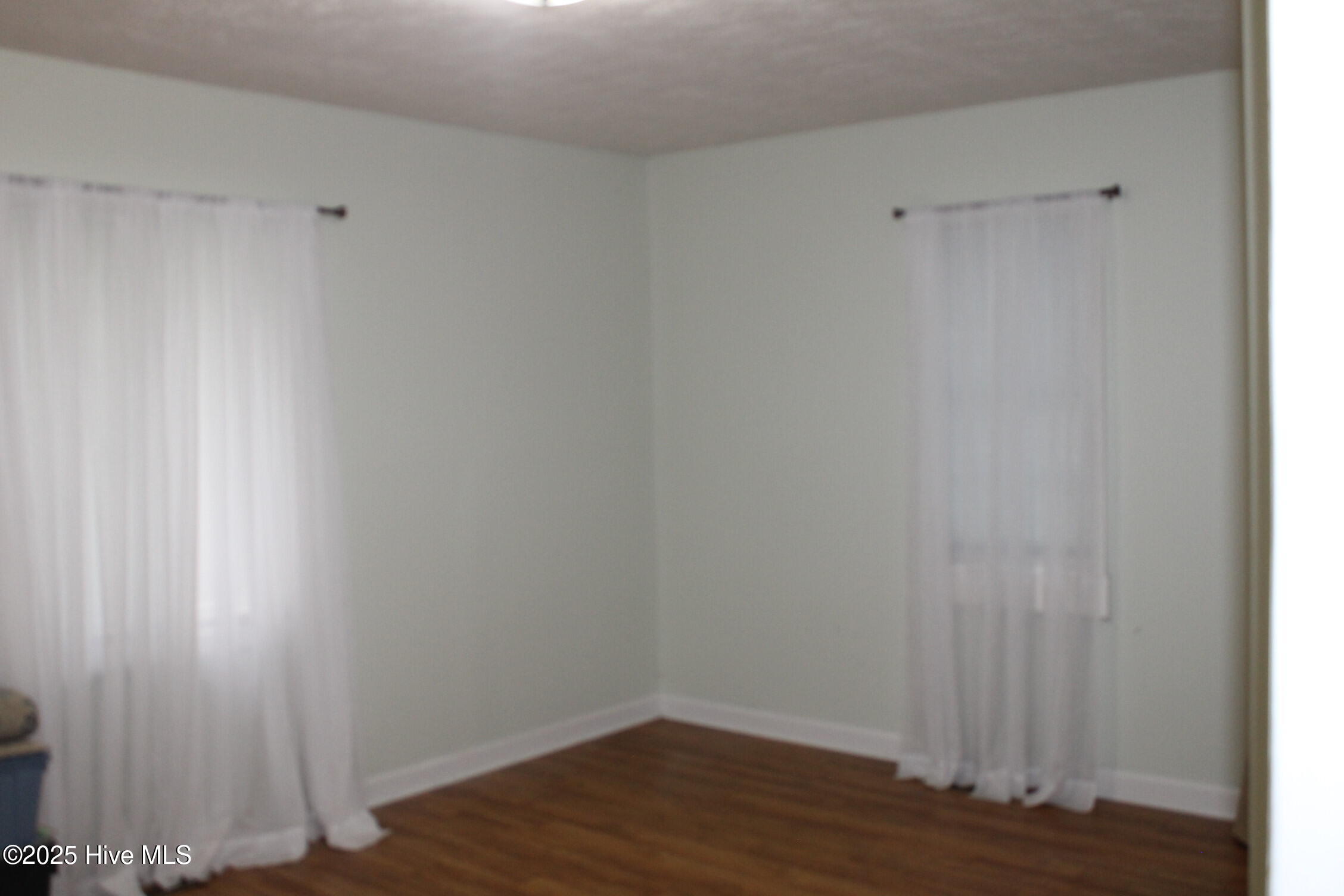 100536189 | Photo 17