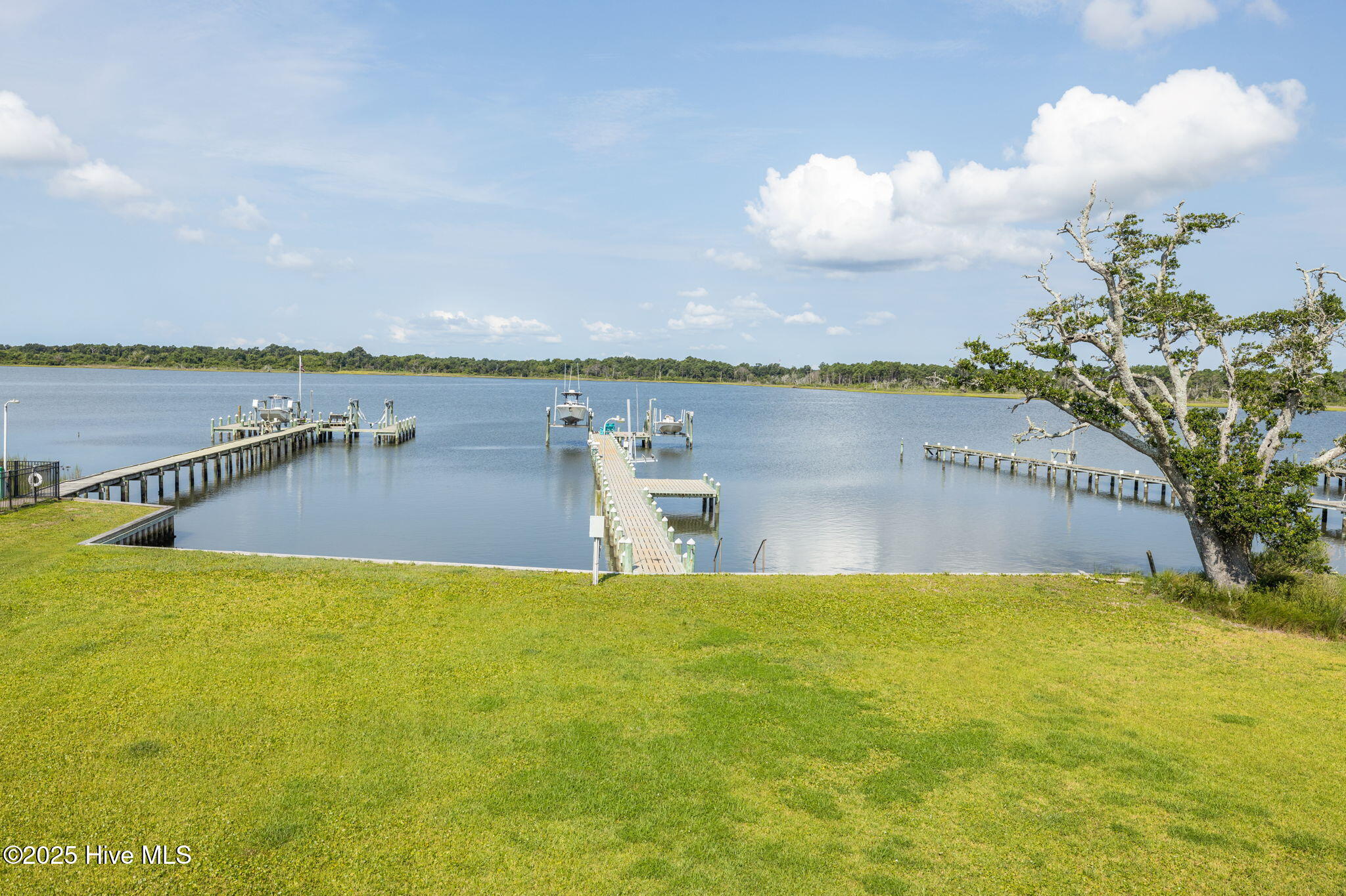 429 Live Oak Road,Newport