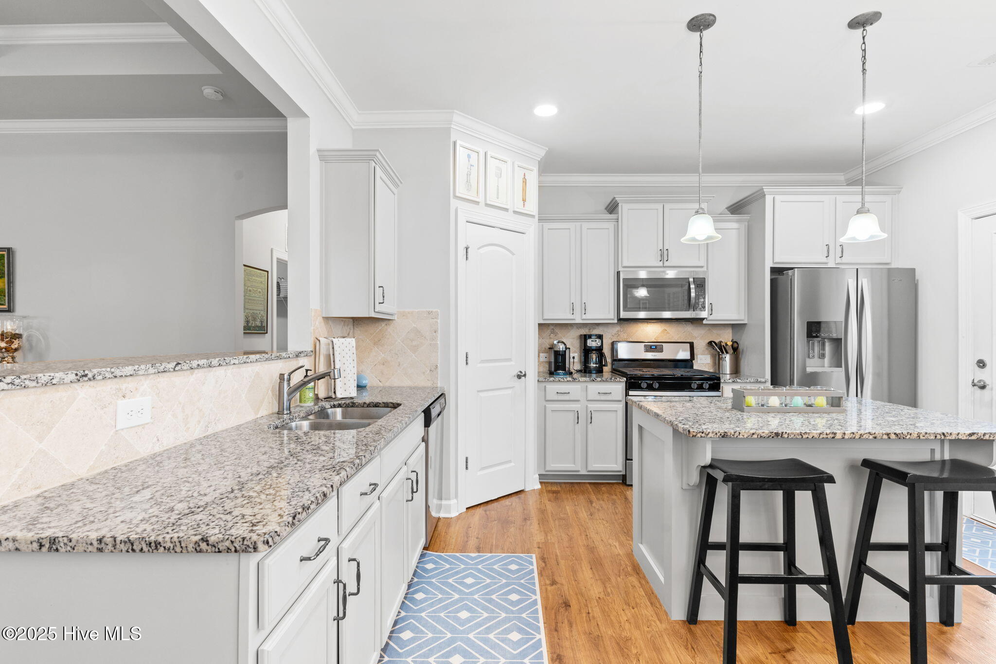 100558980 | Photo 18