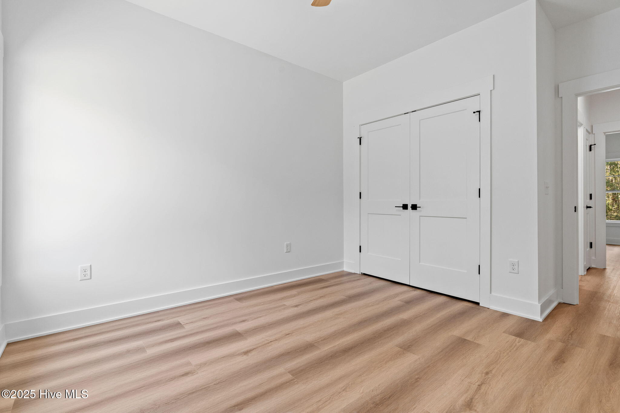 100518606 | Photo 33